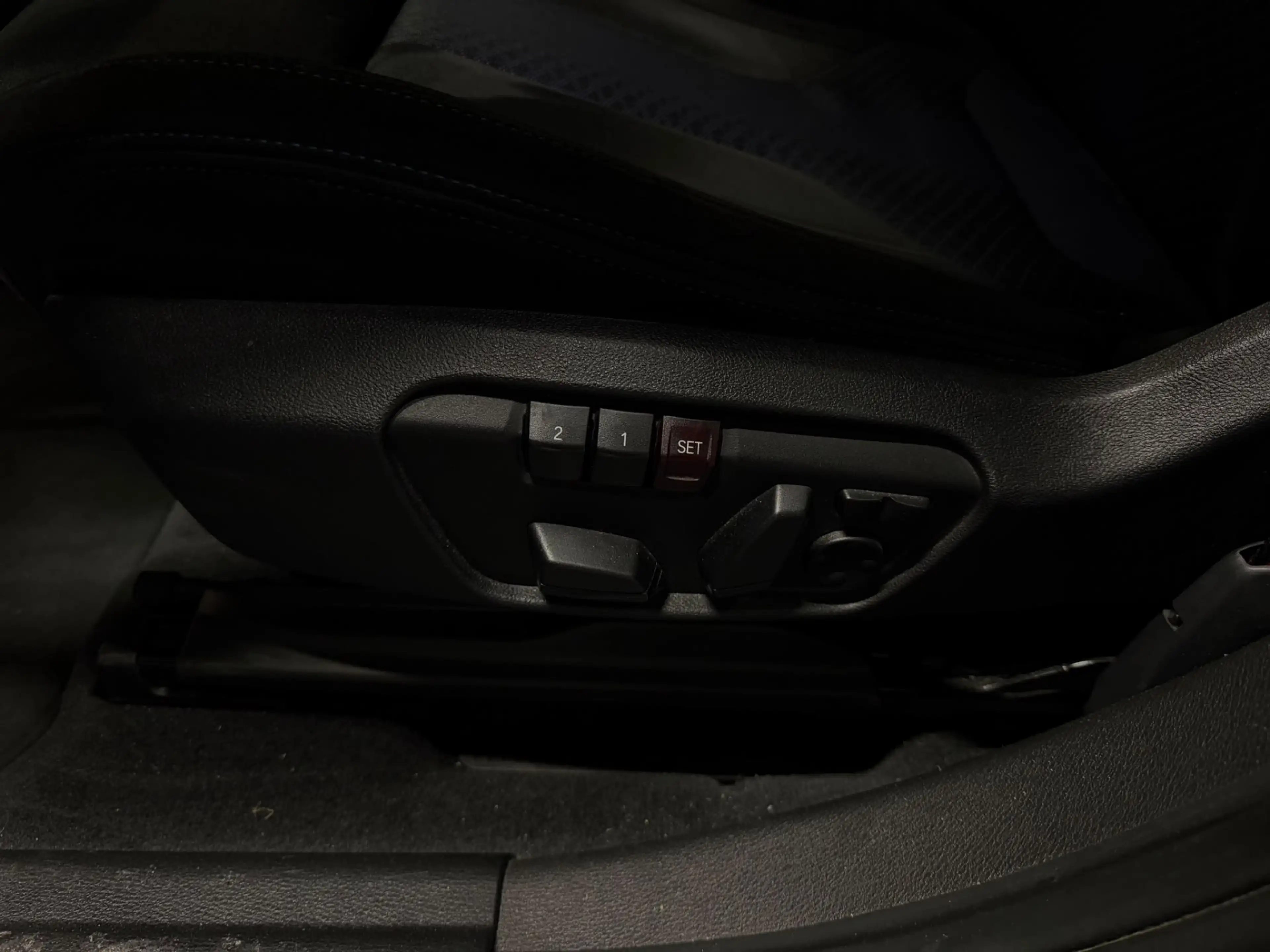 BMW X2 xDrive20i High Executive M Sport Panodak Hud Harma — photo 13
