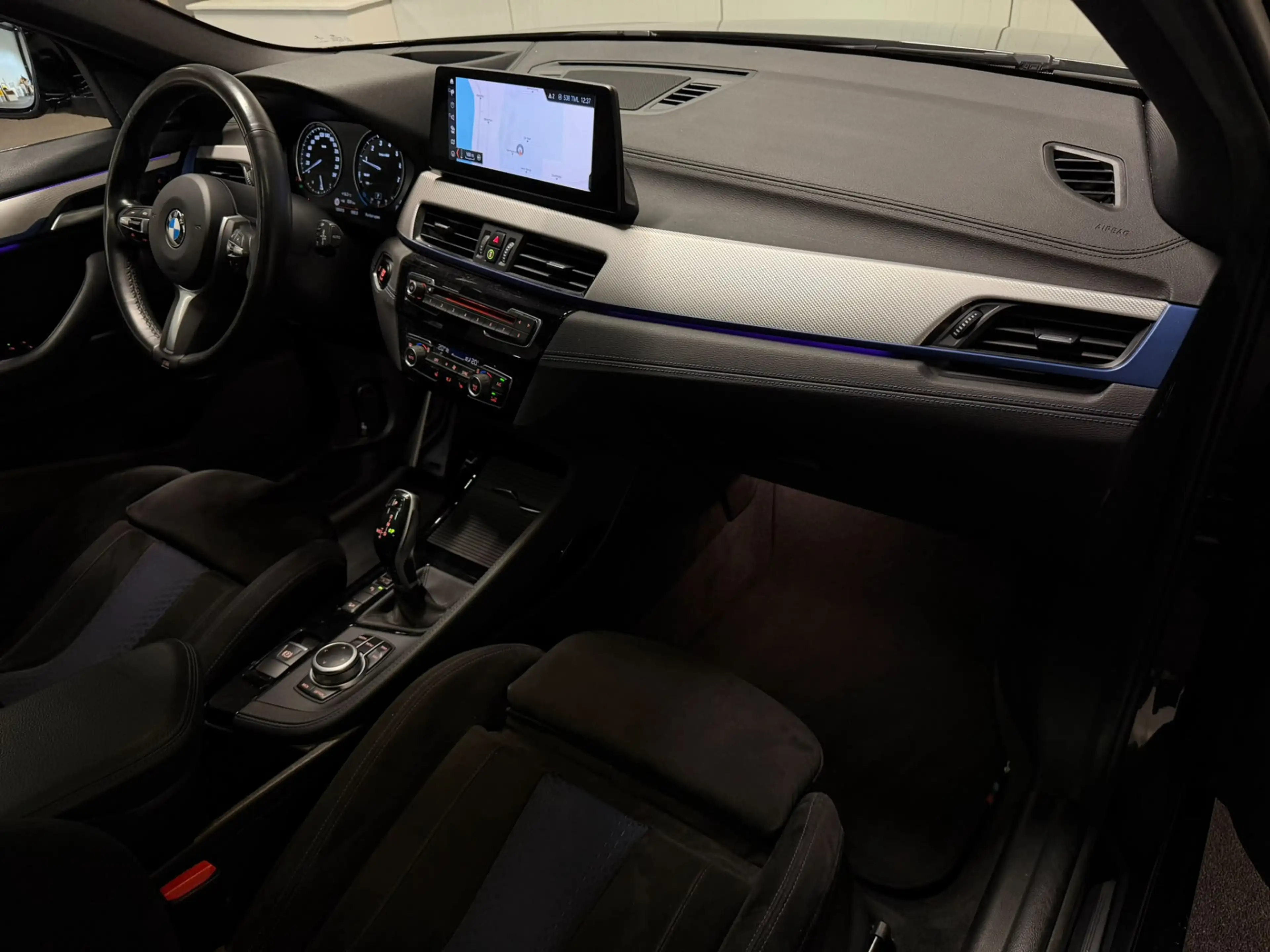 BMW X2 xDrive20i High Executive M Sport Panodak Hud Harma — photo 26