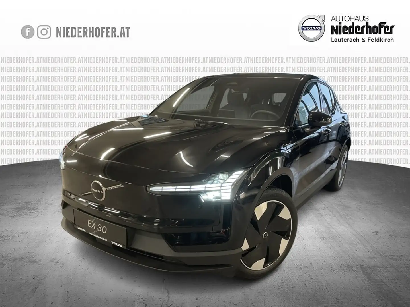 Volvo EX30 Single Motor Extended Range 69kWh Plus Noir - 1
