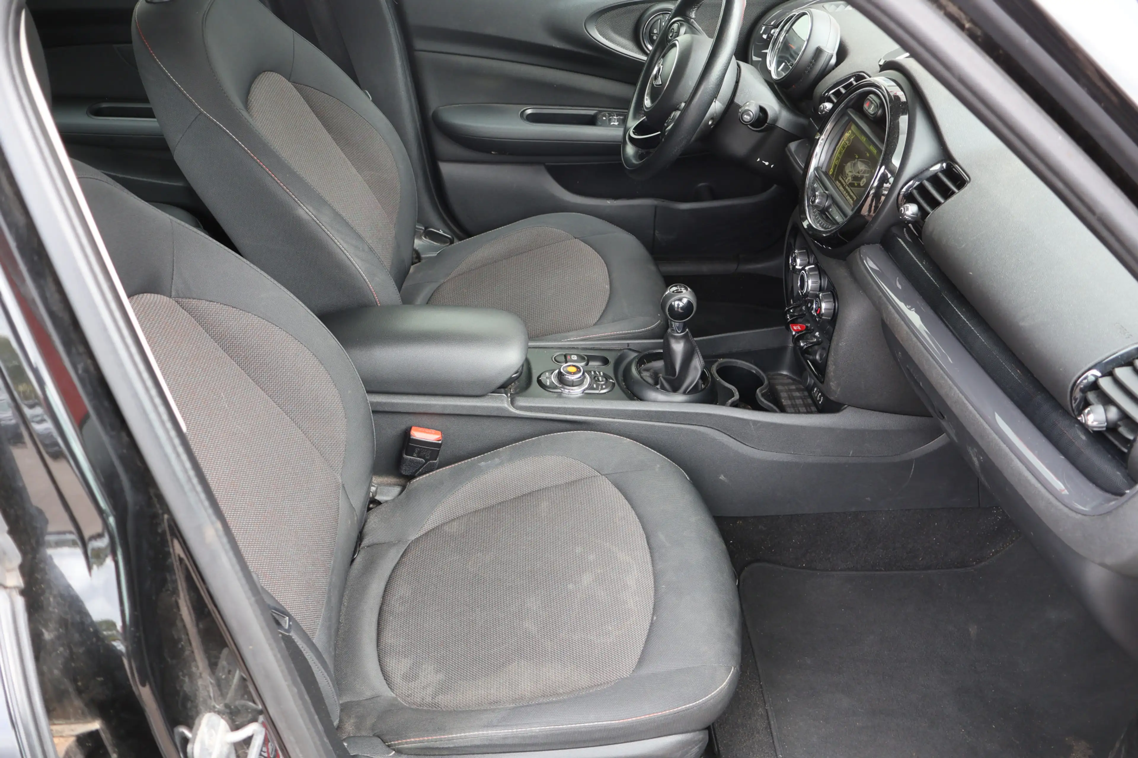 MINI One D Clubman 1.5 Business — photo 17