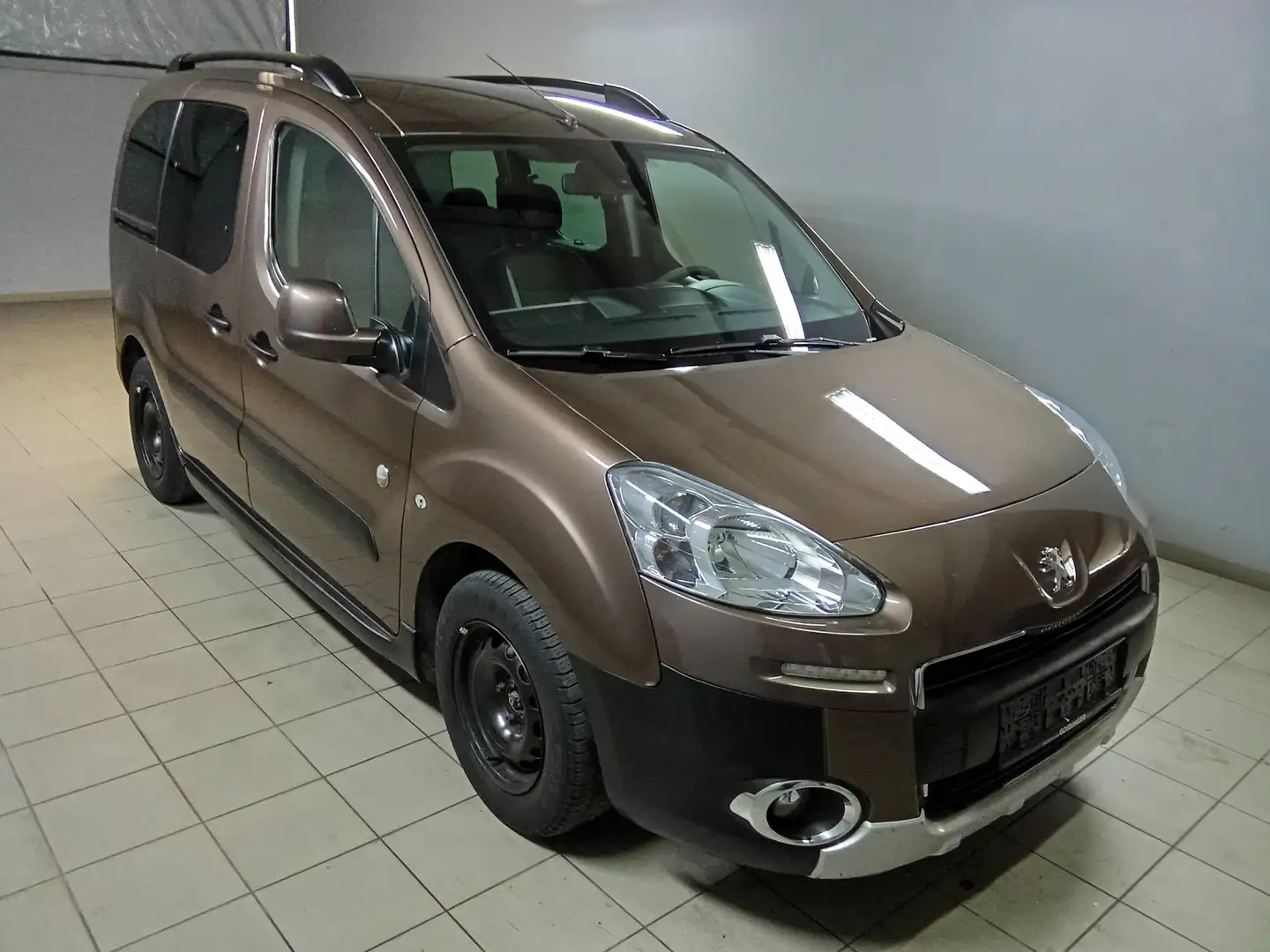 Peugeot Partner Outdoor | 7 Sitzer Marrón - 2