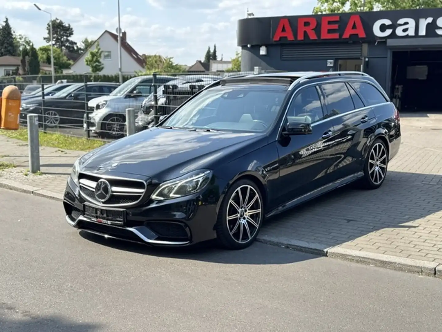 Mercedes-Benz E 63 AMG 4Matic*PANO*LED*H/K*DIST.*KEY*360°* Schwarz - 2