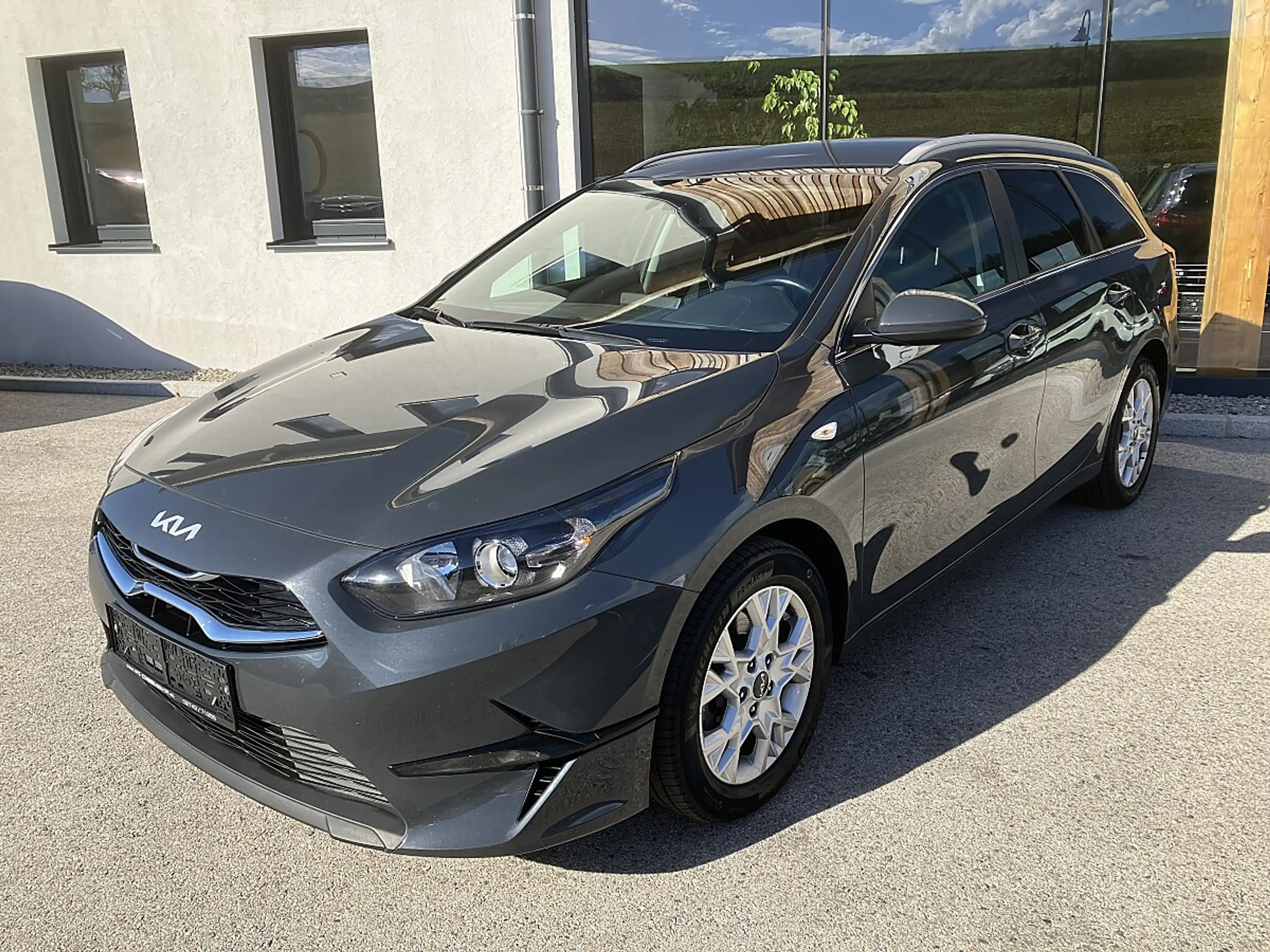 Kia Ceed / cee'd Ceed 1.6 CRDi Mild-Hybrid Silber (EURO 6d) Navi...