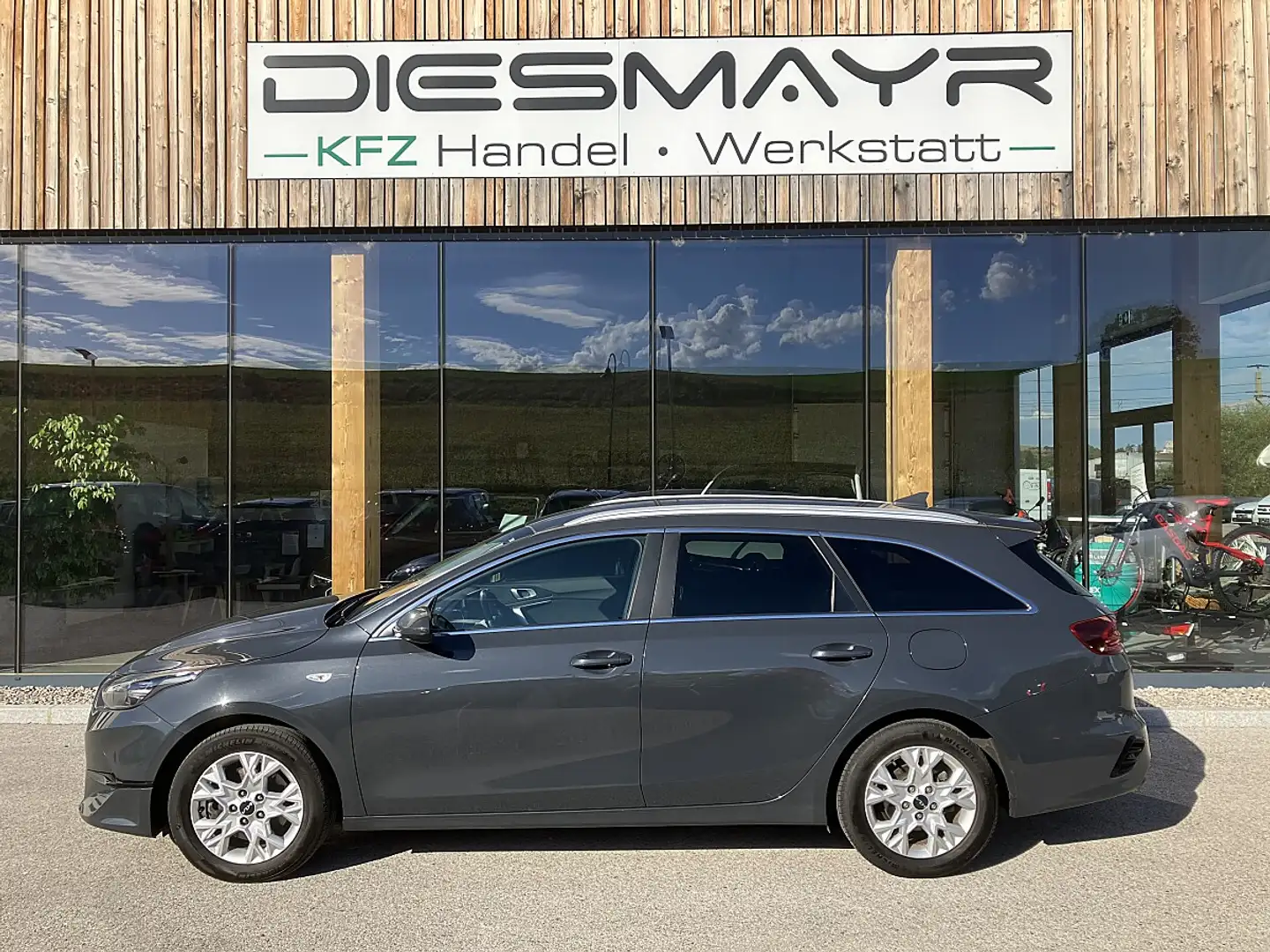 Kia Ceed / cee'd Ceed 1.6 CRDi Mild-Hybrid Silber (EURO 6d) Navi... Silber - 2