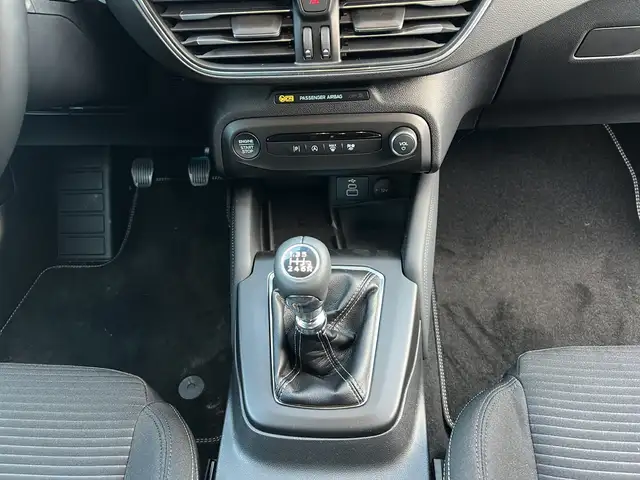 Ford Focus view 11