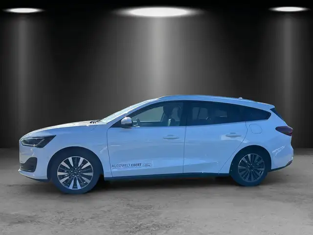 Ford Focus view 2