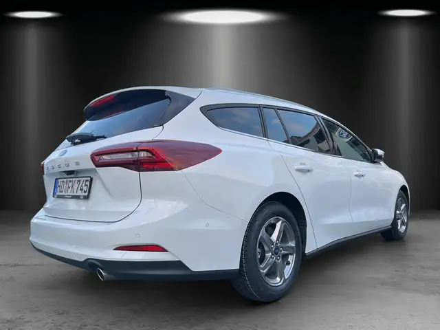 Ford Focus view 5