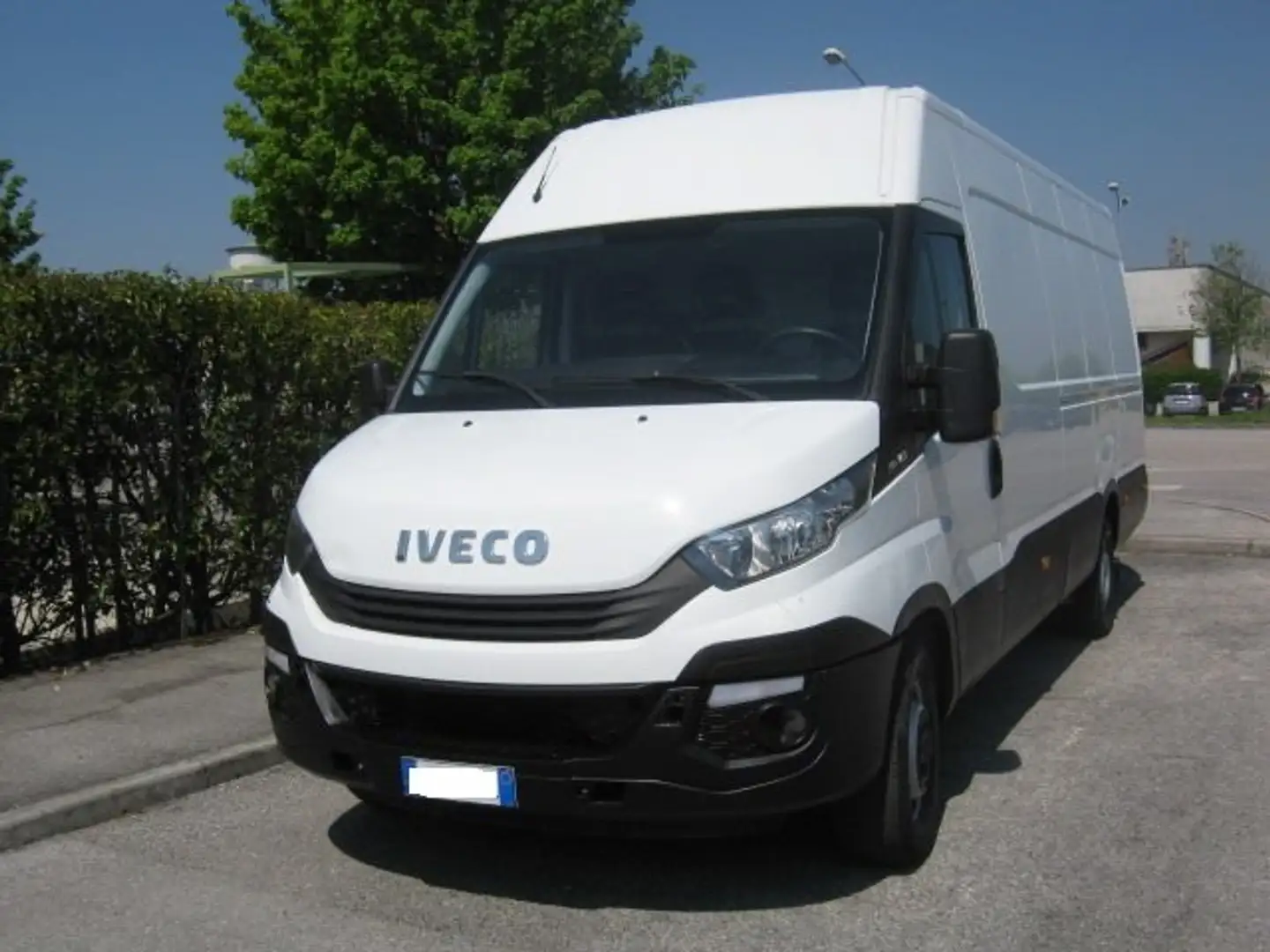 Iveco Daily 35S14 V 4100 H2 MAXI Weiß - 1