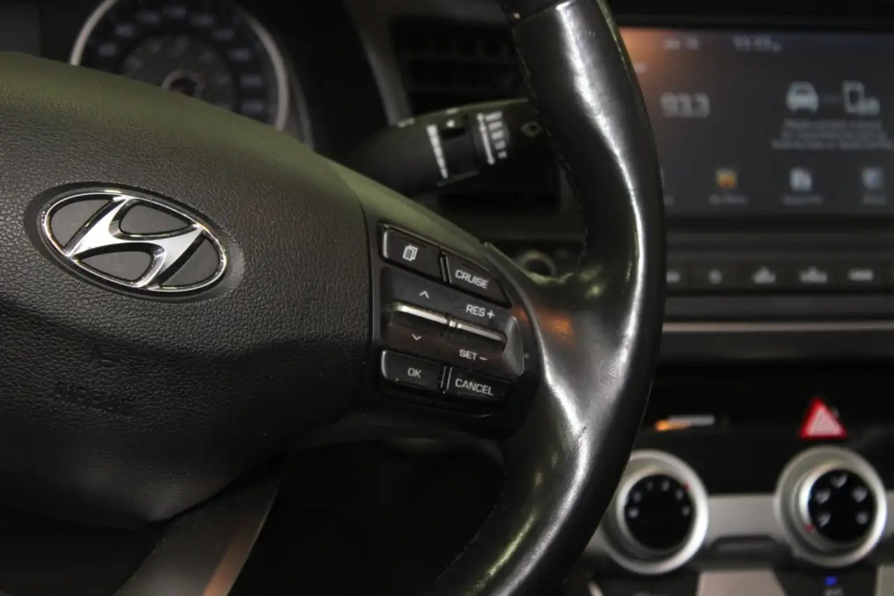 Hyundai ELANTRA fotografie Hyundai ELANTRA