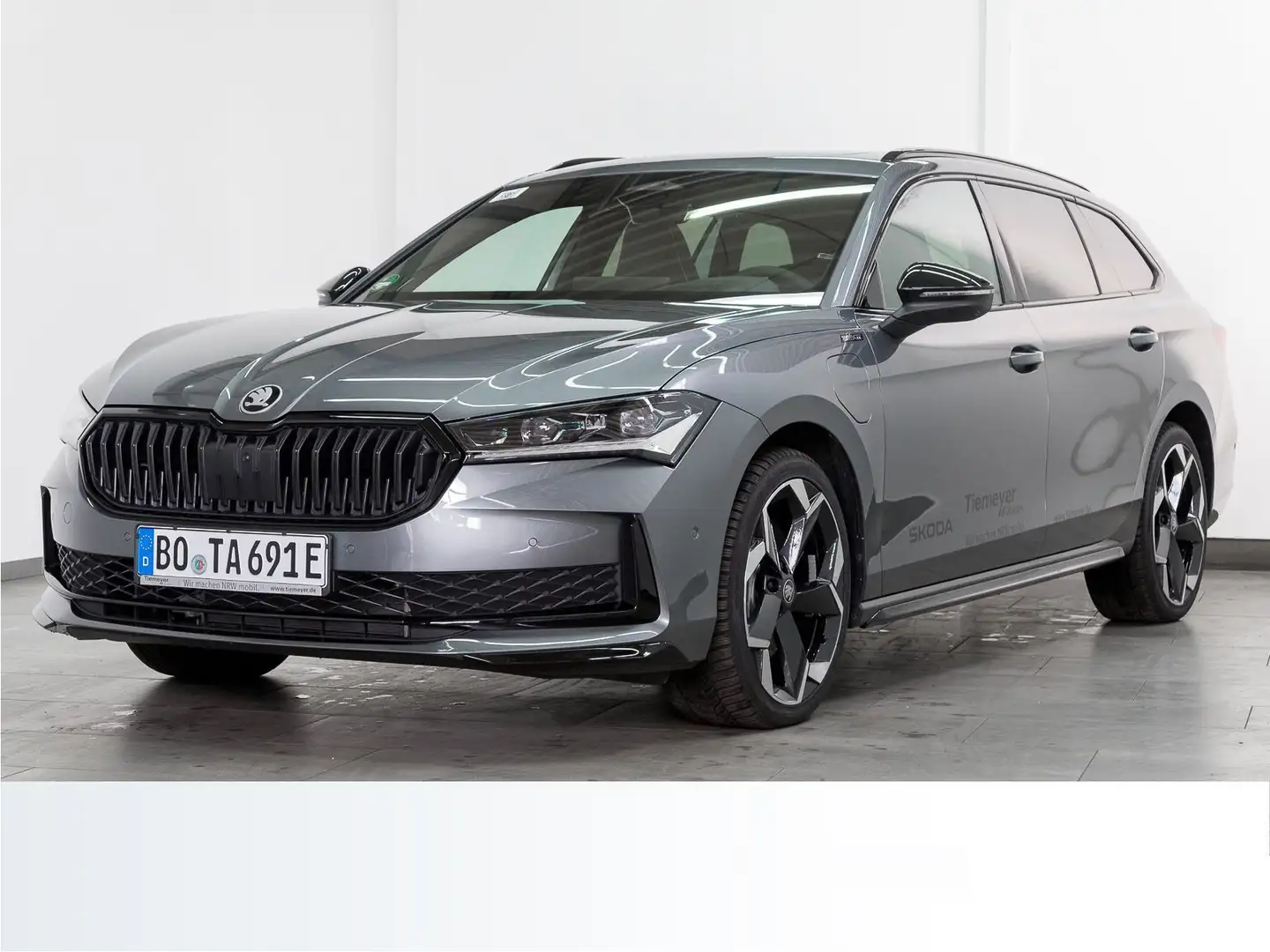 Skoda Superb Combi 1.5 TSI iV DSG Sportline AHK Navi P Grau - 2