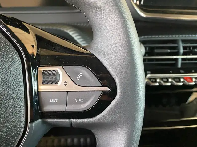 Peugeot 208 view 14