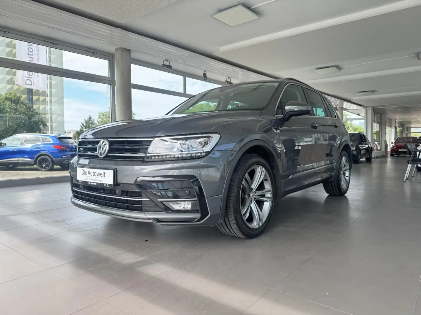 Volkswagen Tiguan Comfortline 1.5 TSI R-LINE NAVI LED ACC PDC Klima Gris - 2