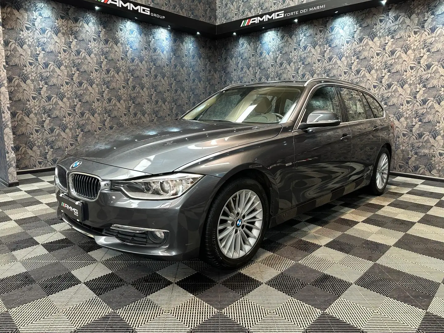 BMW 316 316d Touring Luxury E6 (379) srebrna - 1