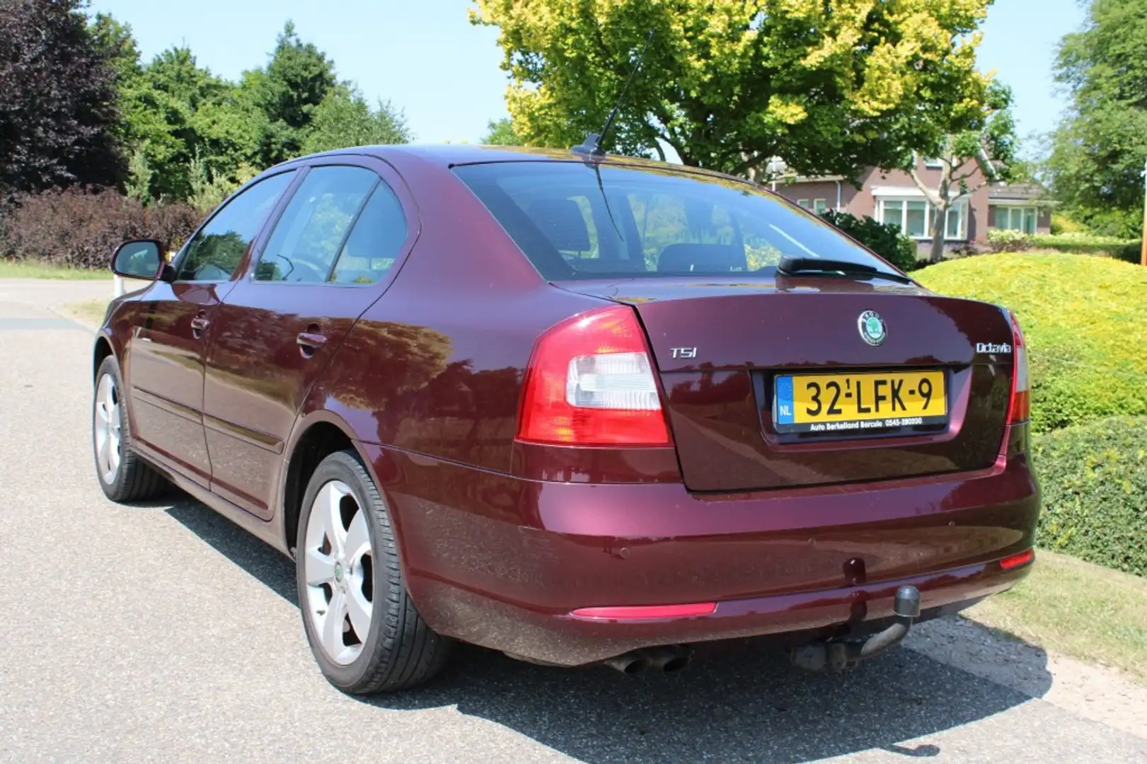 Skoda Octavia 1.4 TSI 122pk Elegance ECC/Cruise/PDC/Trekhaak 5-d Rood - 2