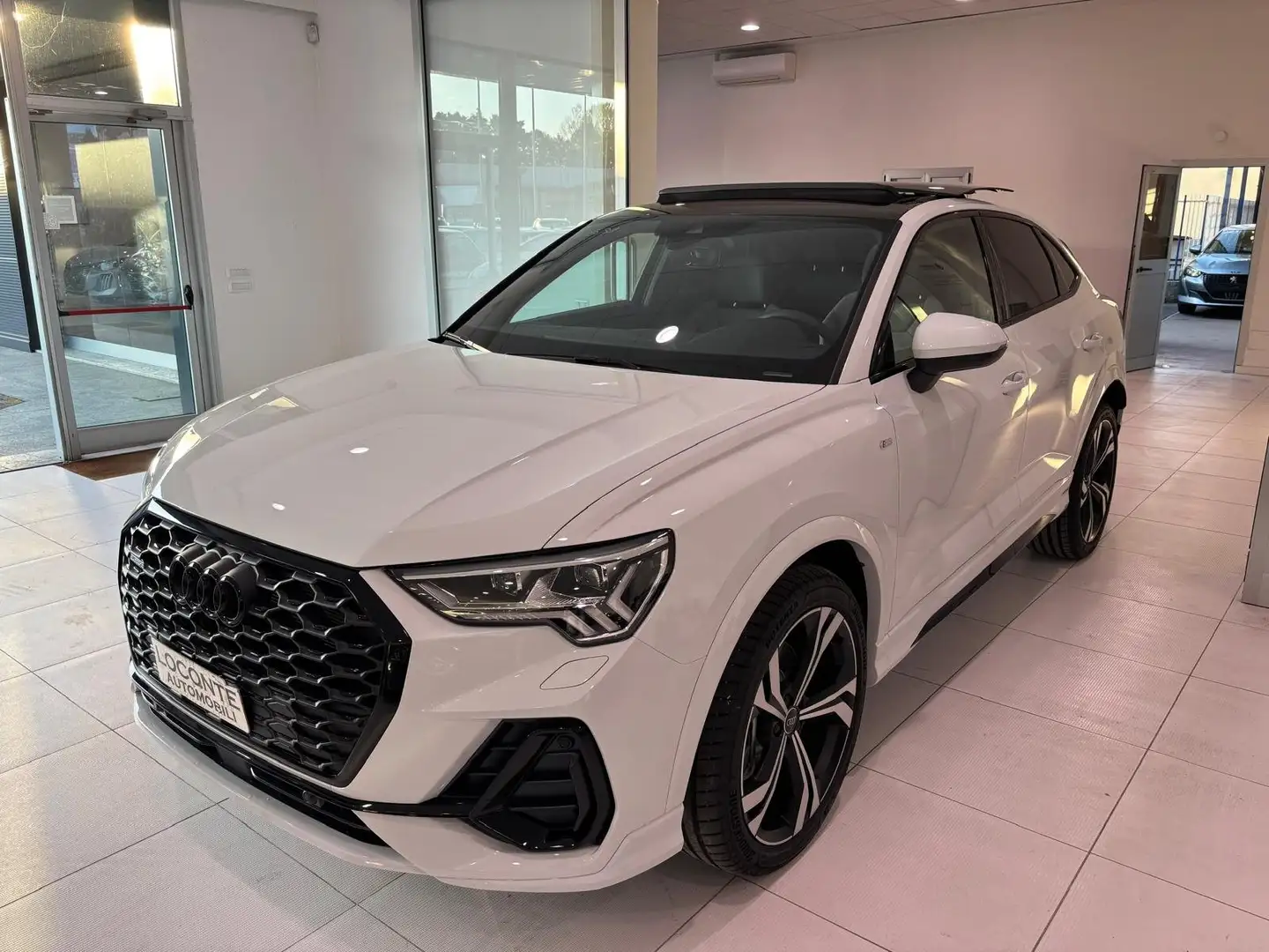 Audi Q3 Sportback 40 2.0 tdi S line edition quattro 200cv Weiß - 1
