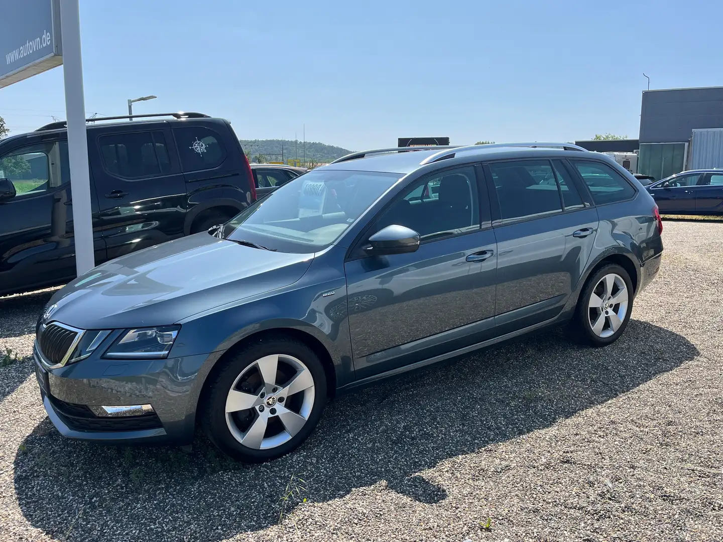 Skoda Octavia Combi 1.0 TSI Clever Grau - 1