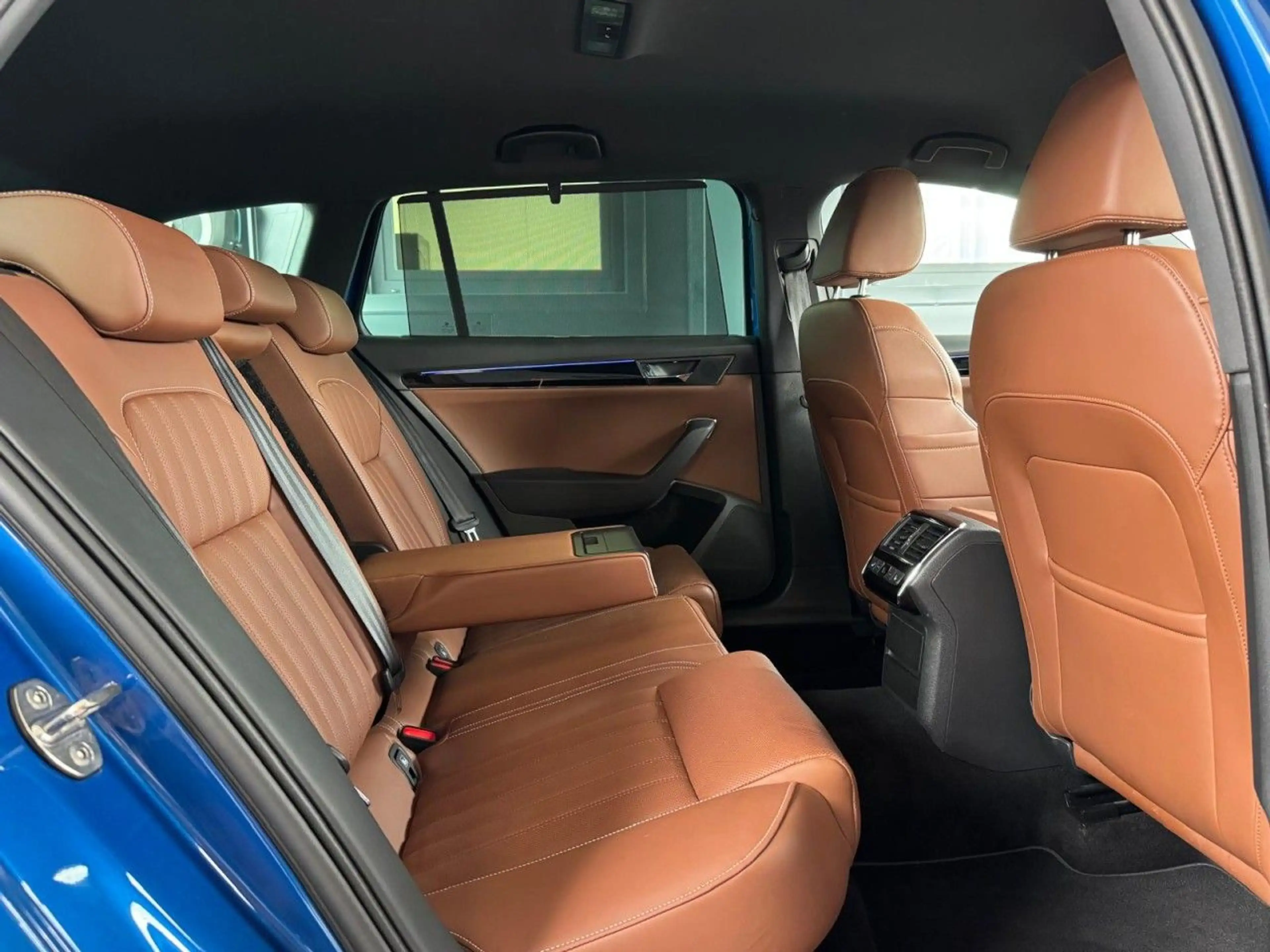 Skoda Superb 2.0 TDI DSG,L&K,AHK,VIRTUAL,LEDER,ACC,DCC — photo 8