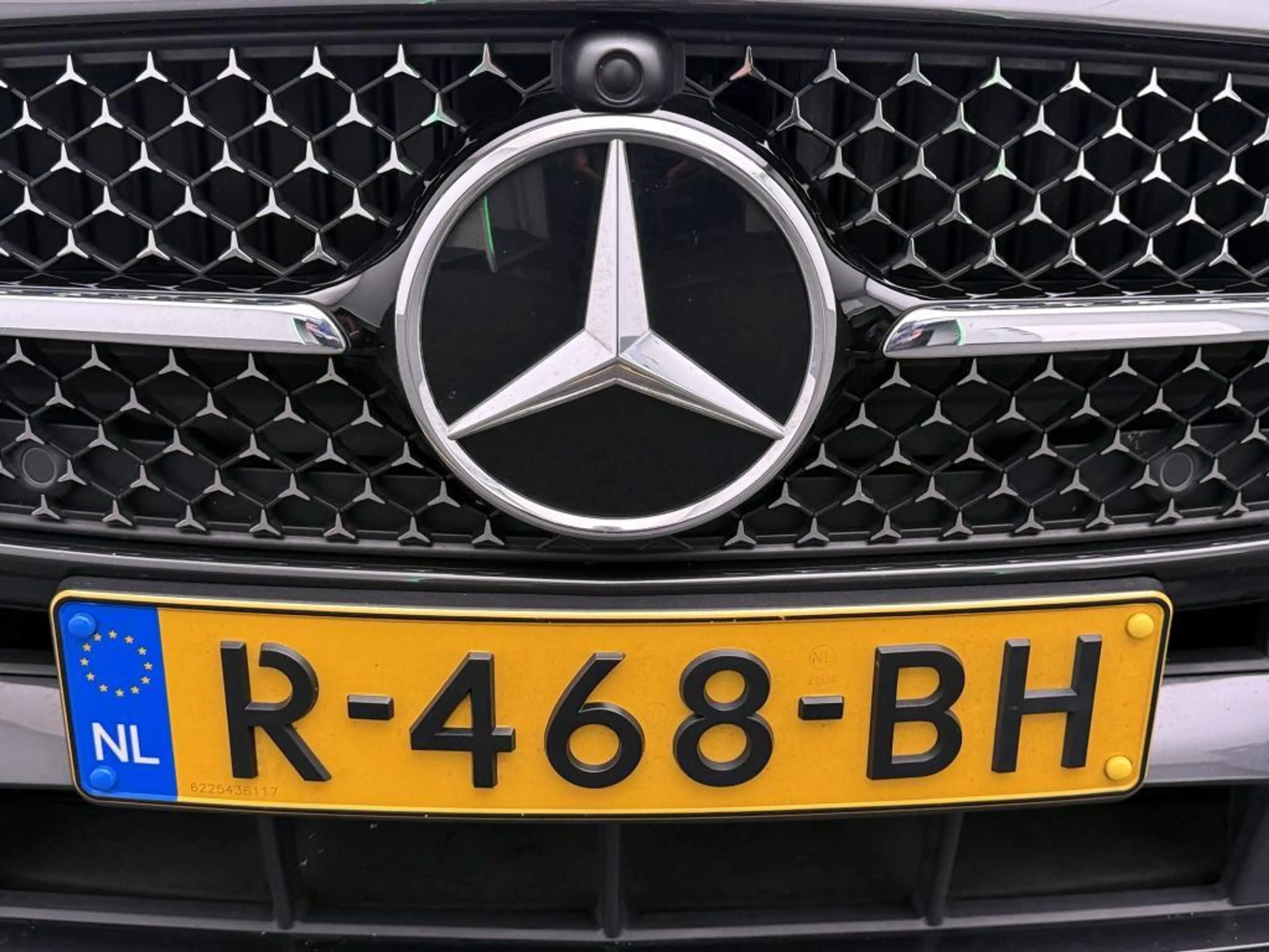 Mercedes-Benz C 200 Launch Edition AMG Line — photo 10