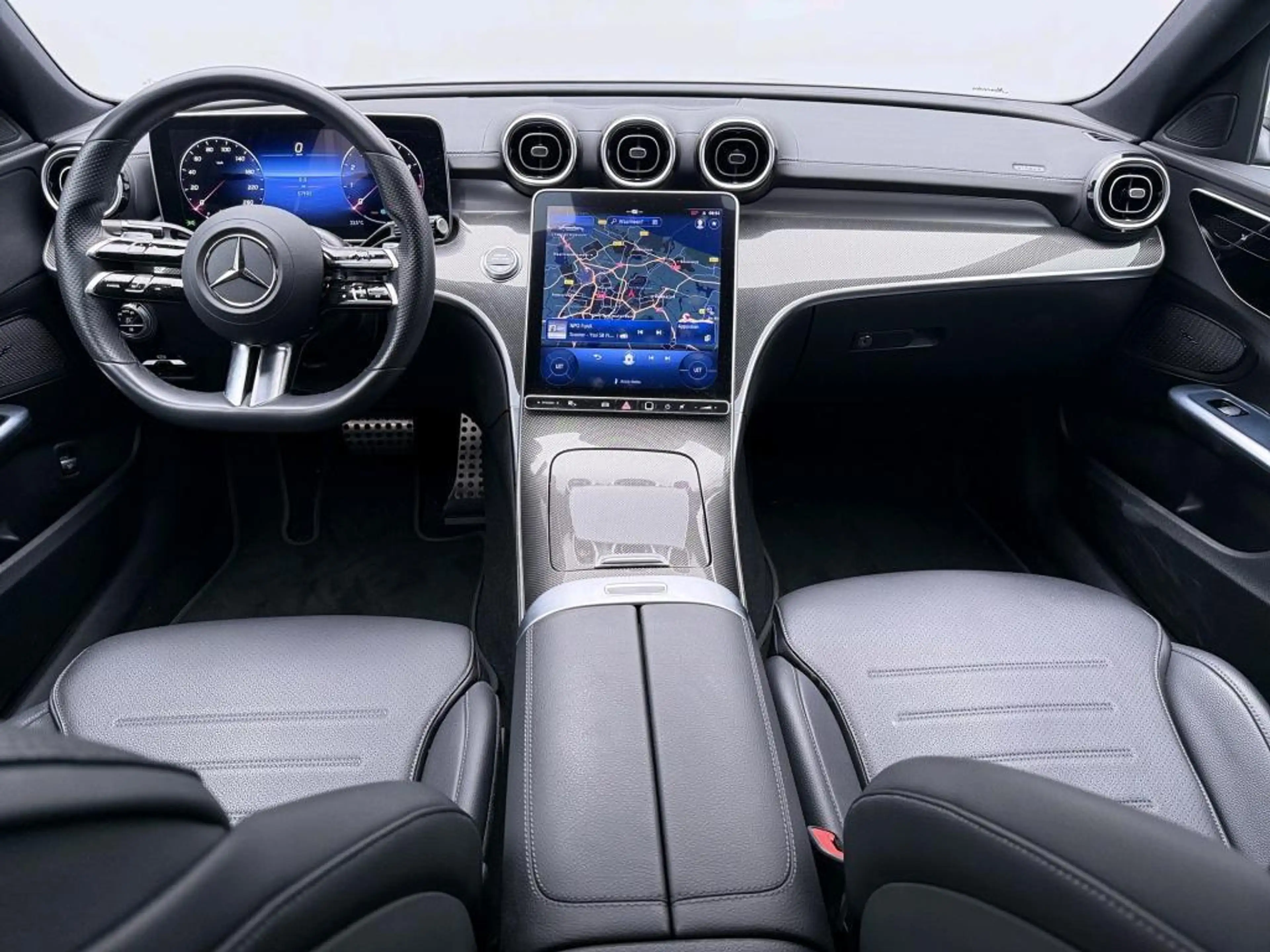 Mercedes-Benz C 200 Launch Edition AMG Line — photo 5