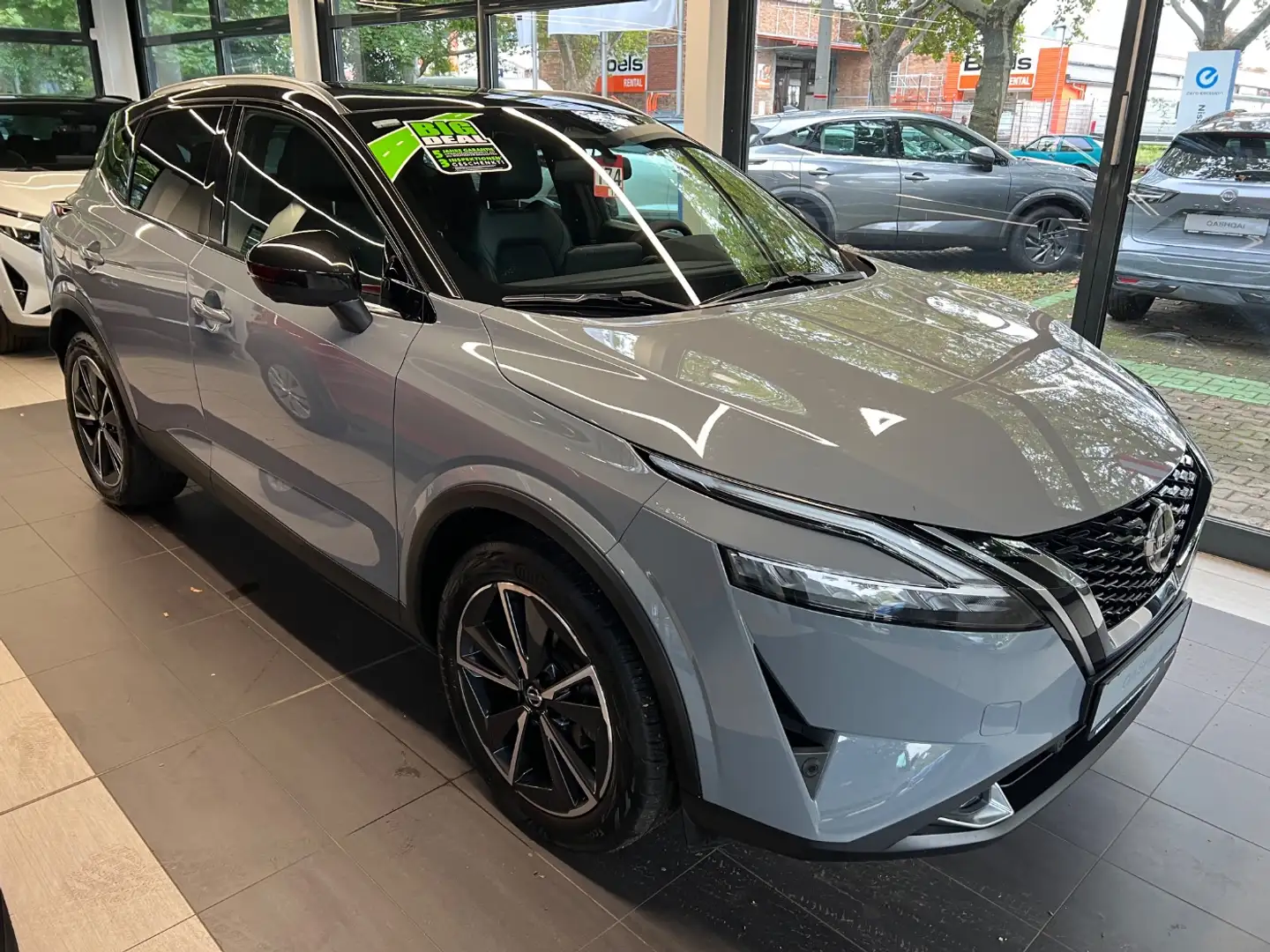Nissan Qashqai 1.3 DIG-T MHEV Tekna Kam Pano Navi ACC Gris - 2