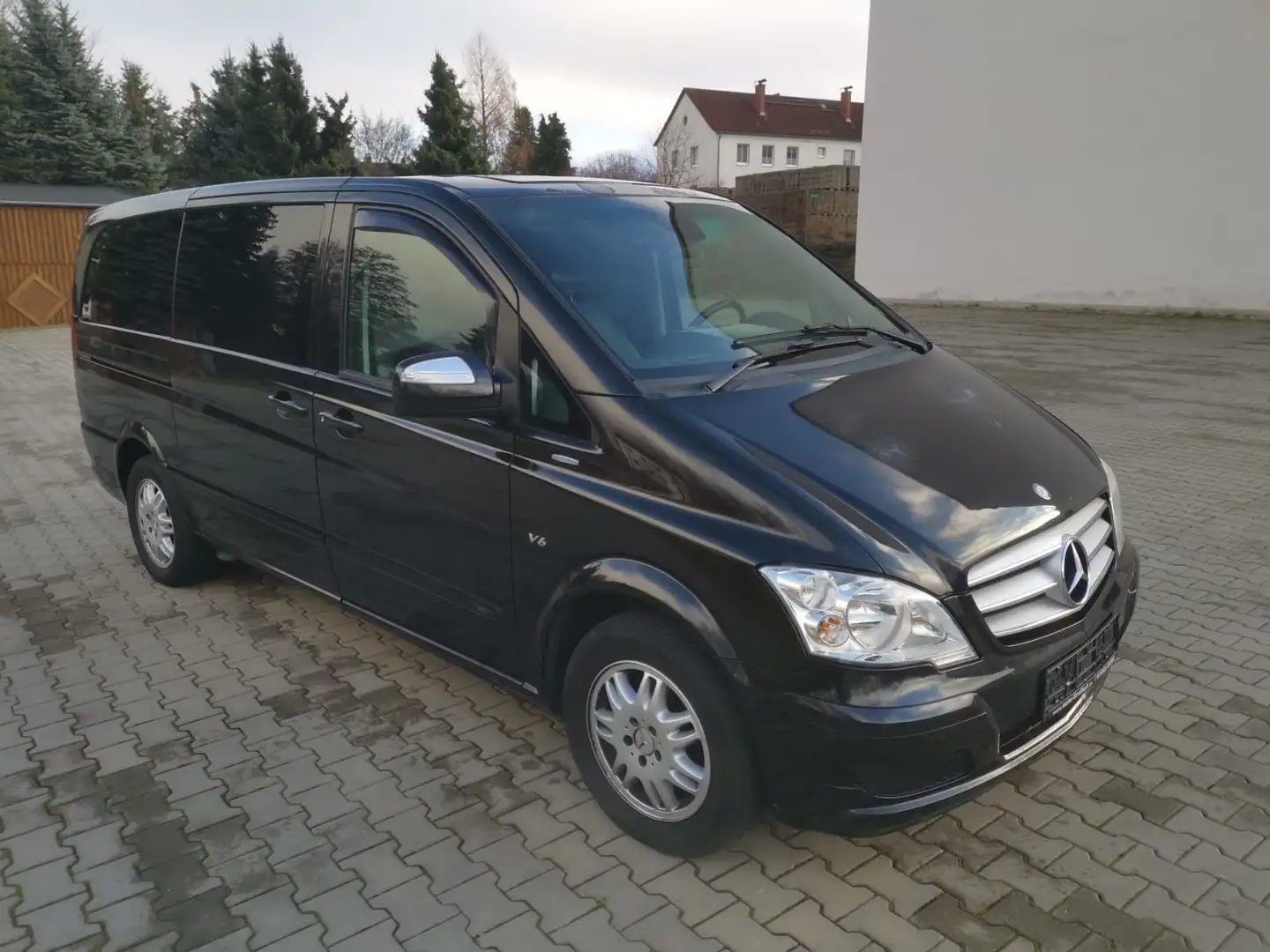 Mercedes-Benz Viano 3.0 CDI Trend Edition lang Schwarz - 1