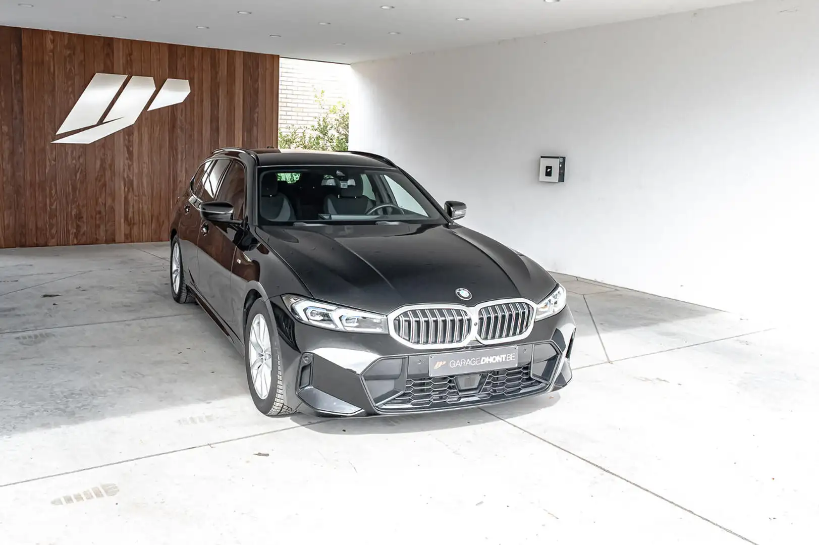 BMW 320 iA touring, LCI II, M pack, trekhaak, 360° Noir - 2
