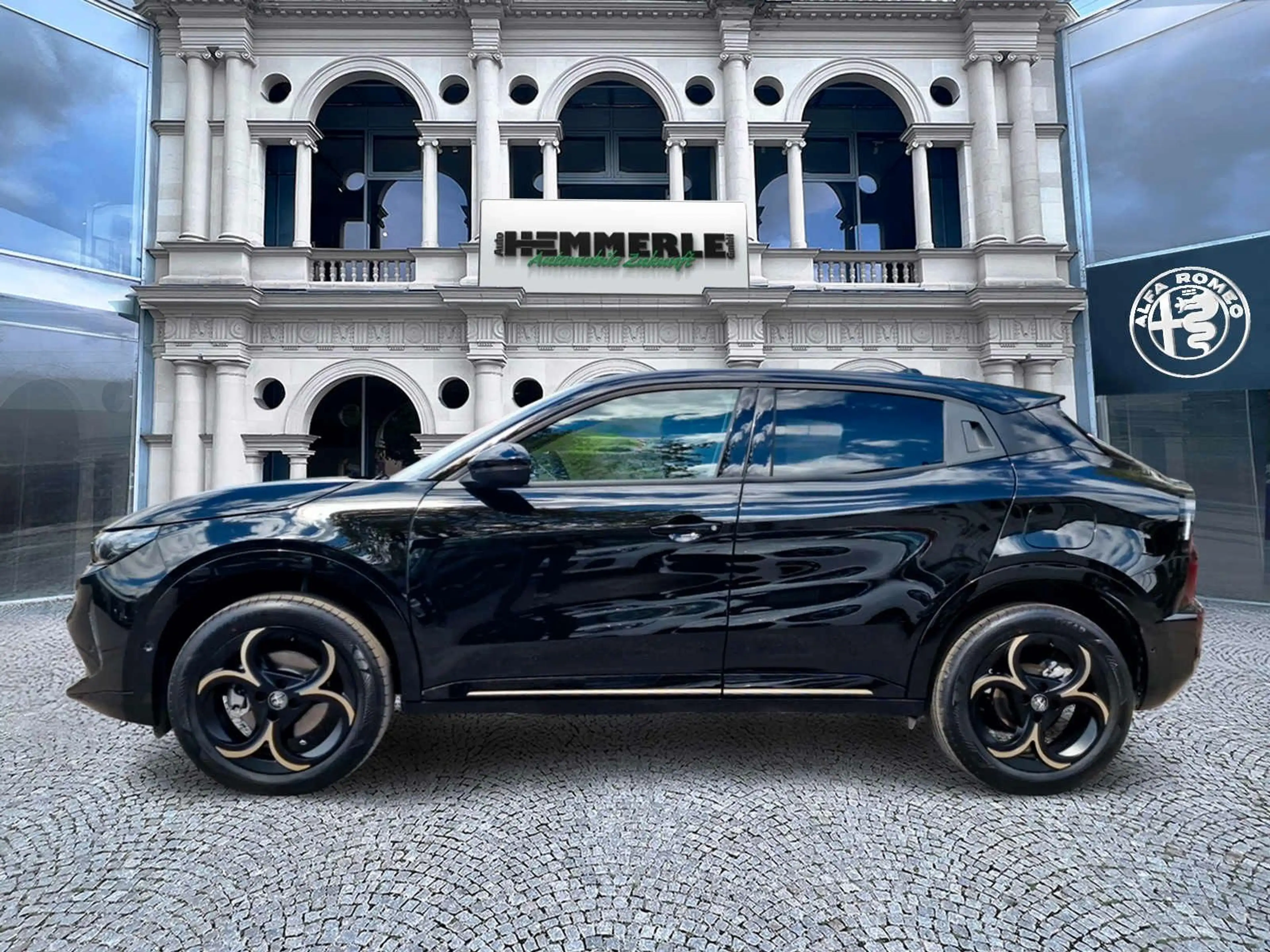 Alfa Romeo Junior Ibrida 1.2 MHEV Intensa e-DCT6*Alcantara — photo 2
