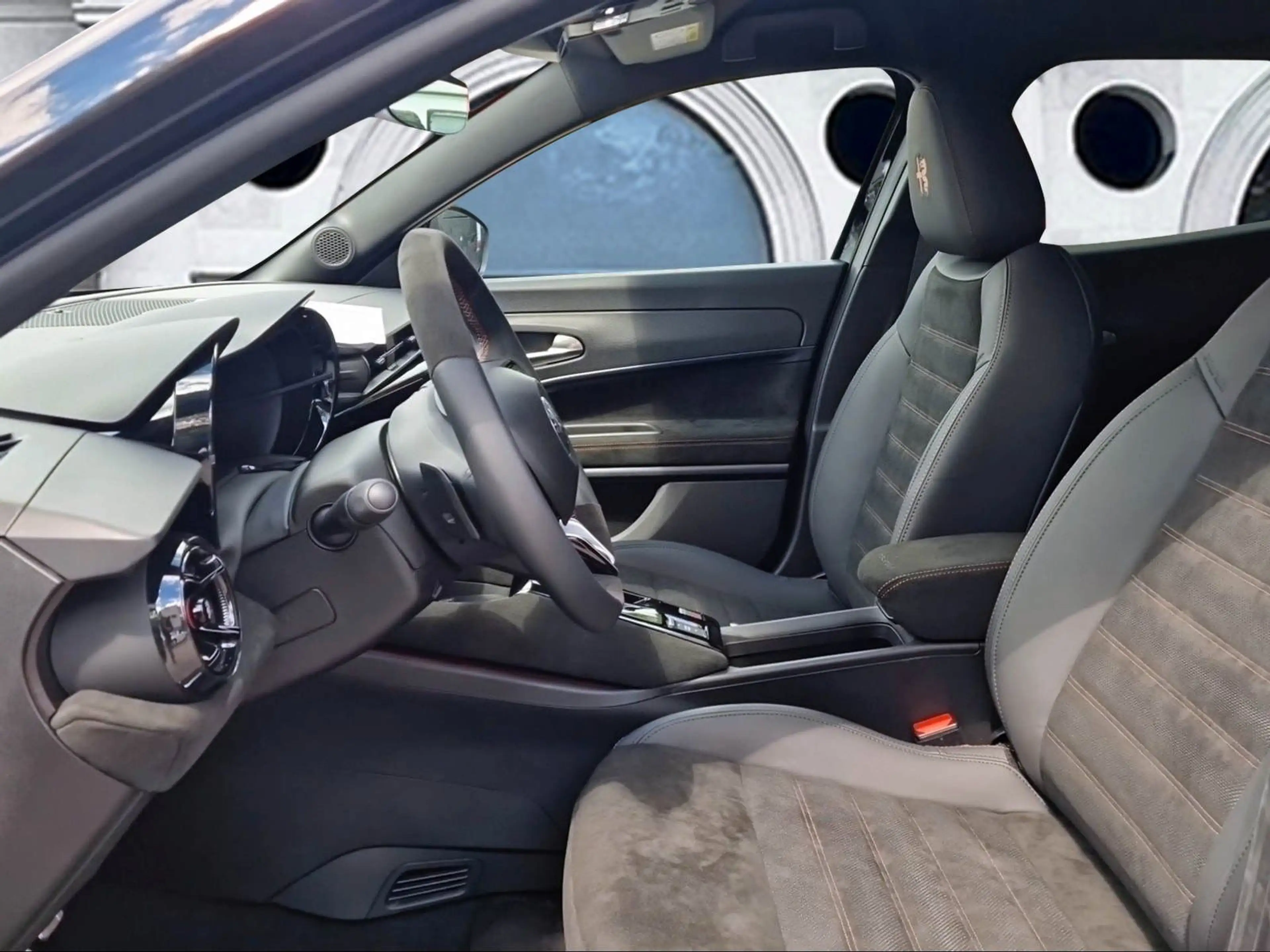 Alfa Romeo Junior Ibrida 1.2 MHEV Intensa e-DCT6*Alcantara — photo 5