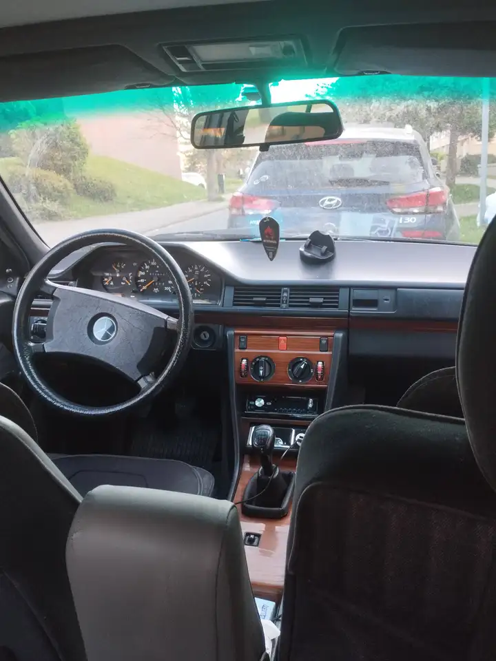 Mercedes-Benz 250 W124, foto 3