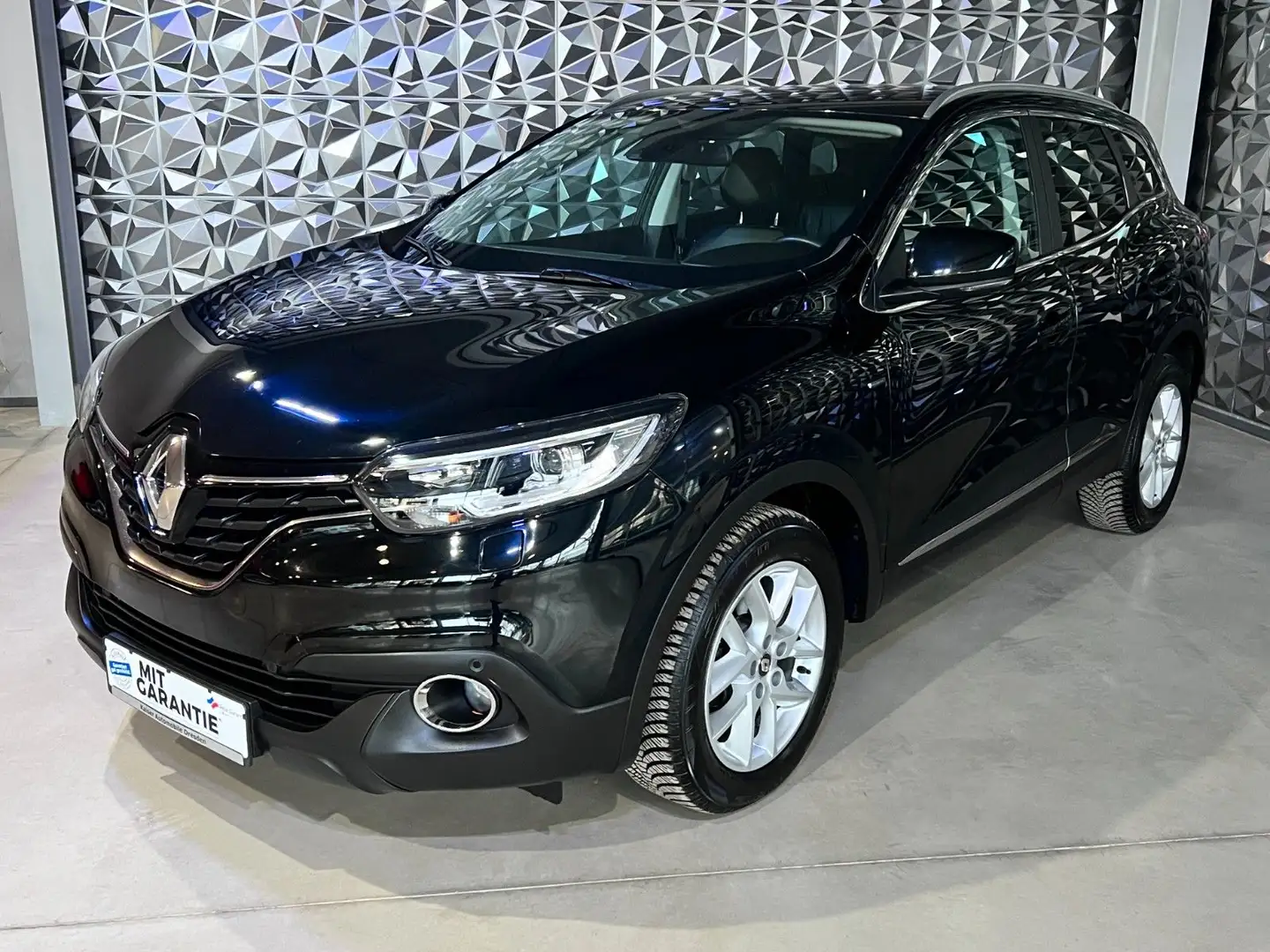 Renault Kadjar *KAMERA*NAVI*FRONTHEIZUNG*AUTOMATIK*70TKM Schwarz - 1