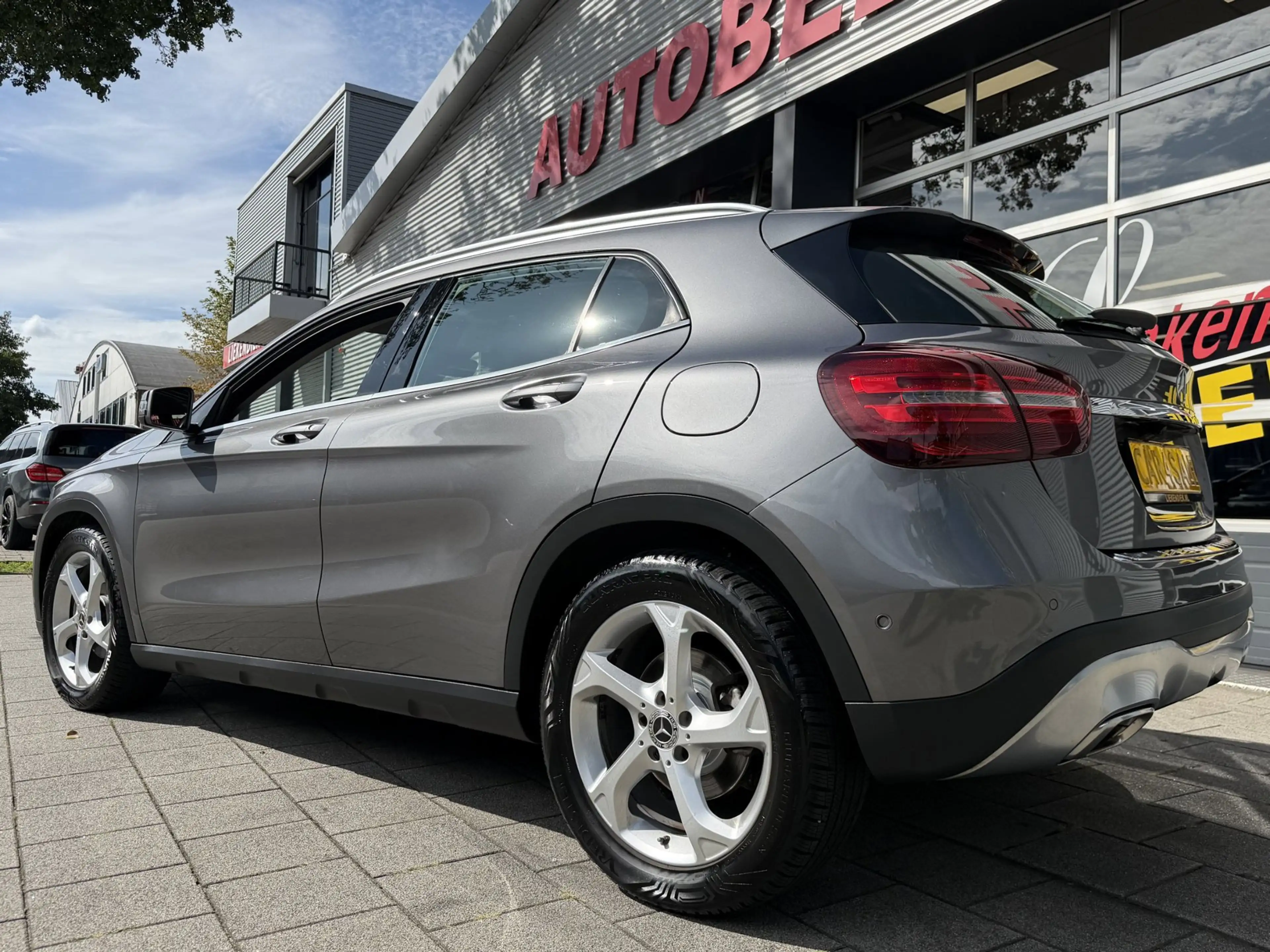 Mercedes-Benz GLA 180 Urban Sport - Navigatie I Airco I 1/2 Leder Sport — photo 7