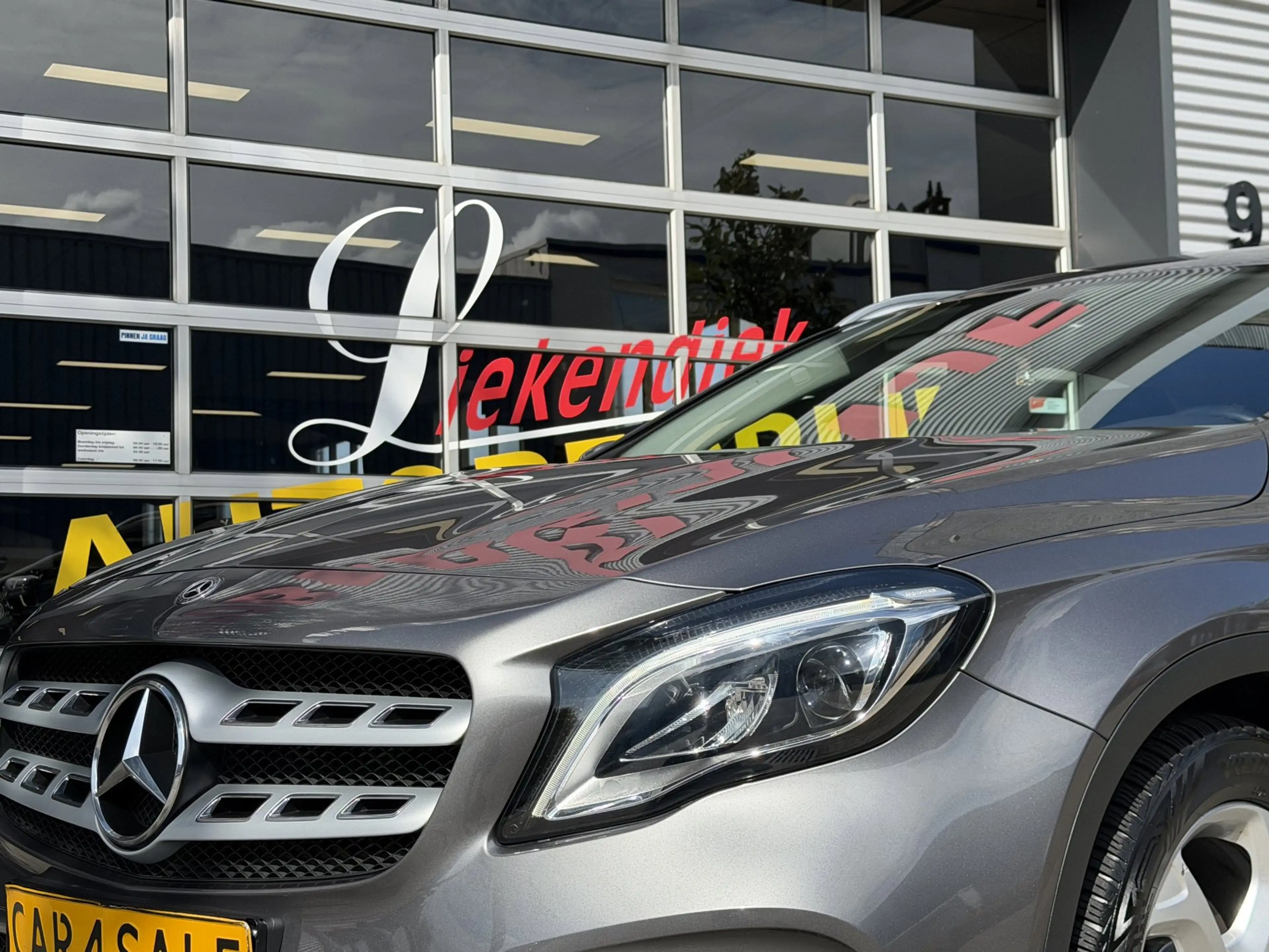 Mercedes-Benz GLA 180 Urban Sport - Navigatie I Airco I 1/2 Leder Sport — photo 14