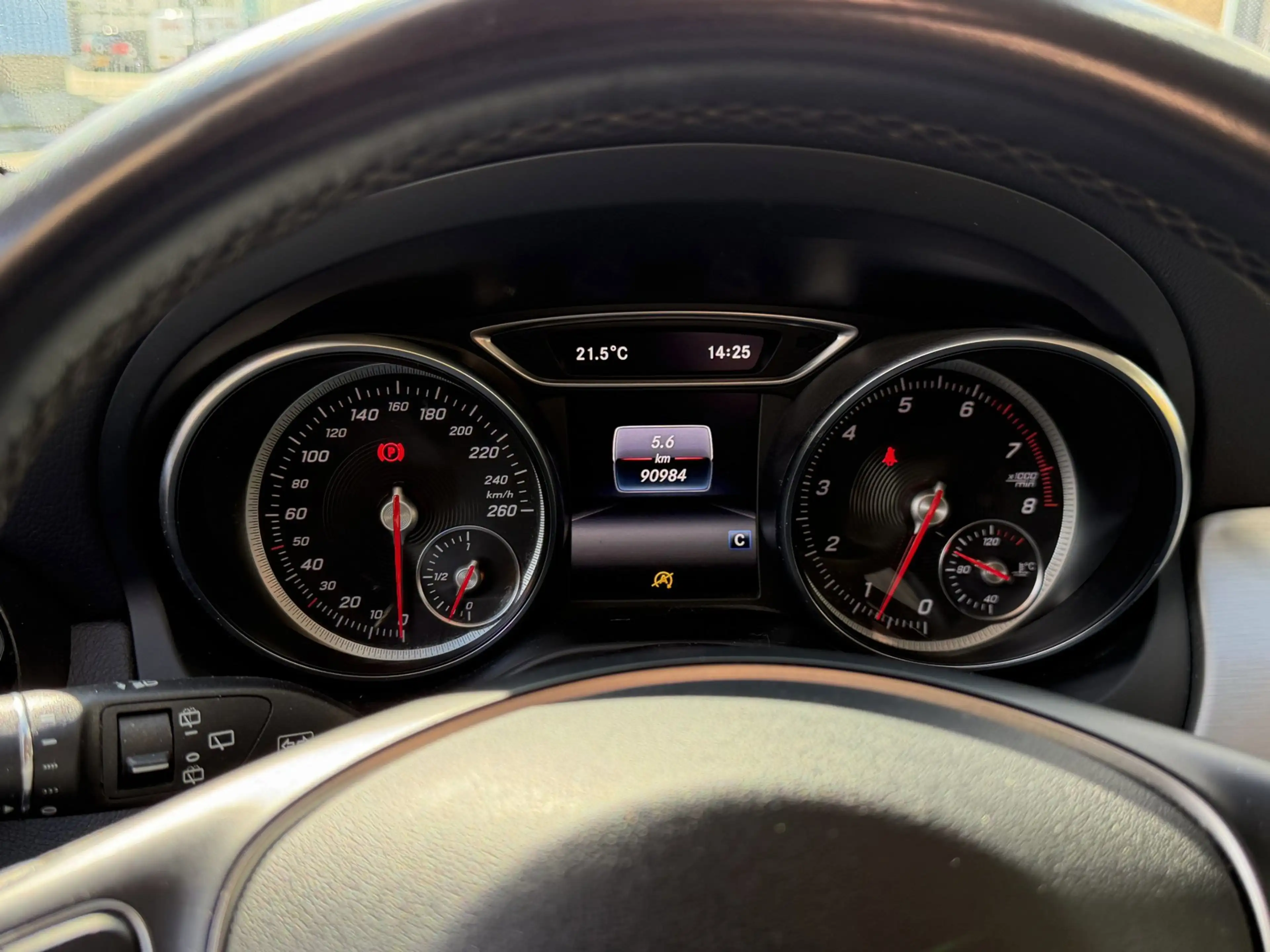 Mercedes-Benz GLA 180 Urban Sport - Navigatie I Airco I 1/2 Leder Sport — photo 3