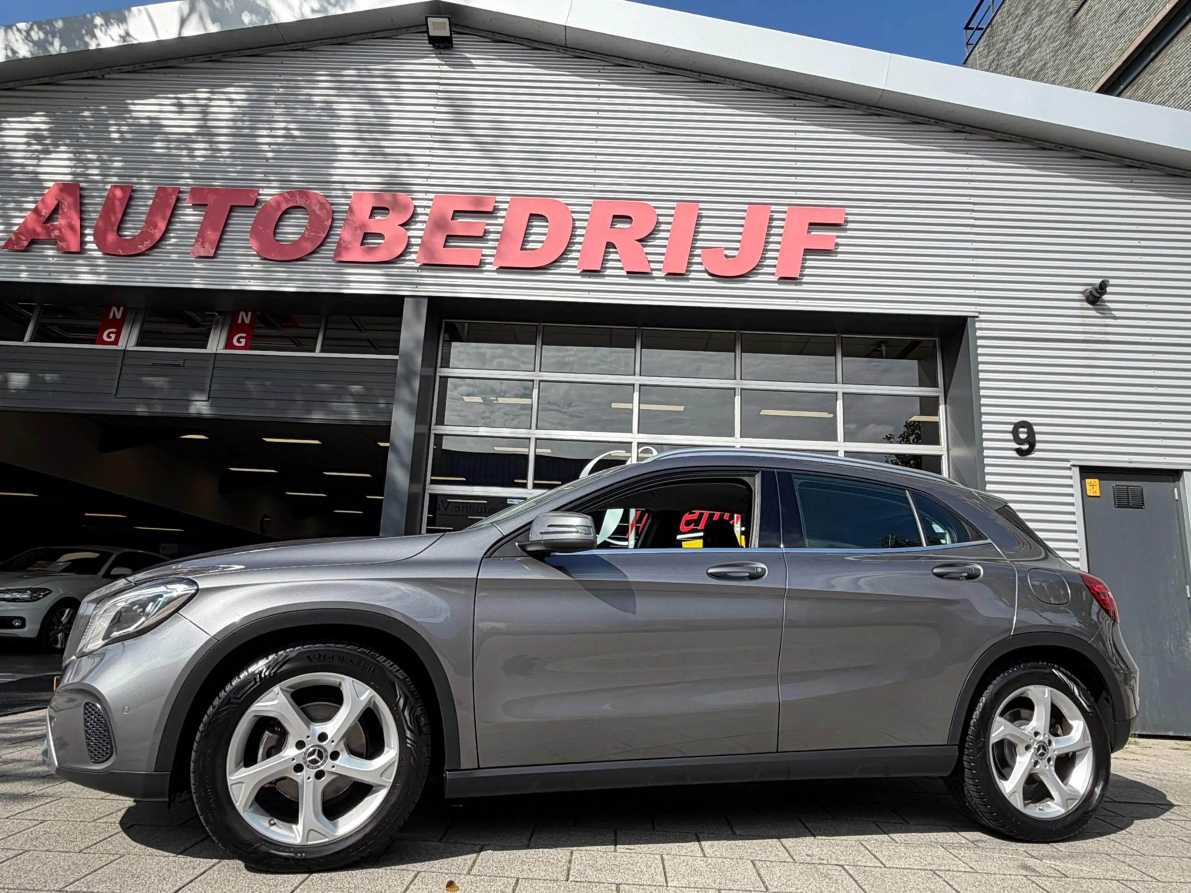 Mercedes-Benz GLA 180 Urban Sport - Navigatie I Airco I 1/2 Leder Sport — photo 6
