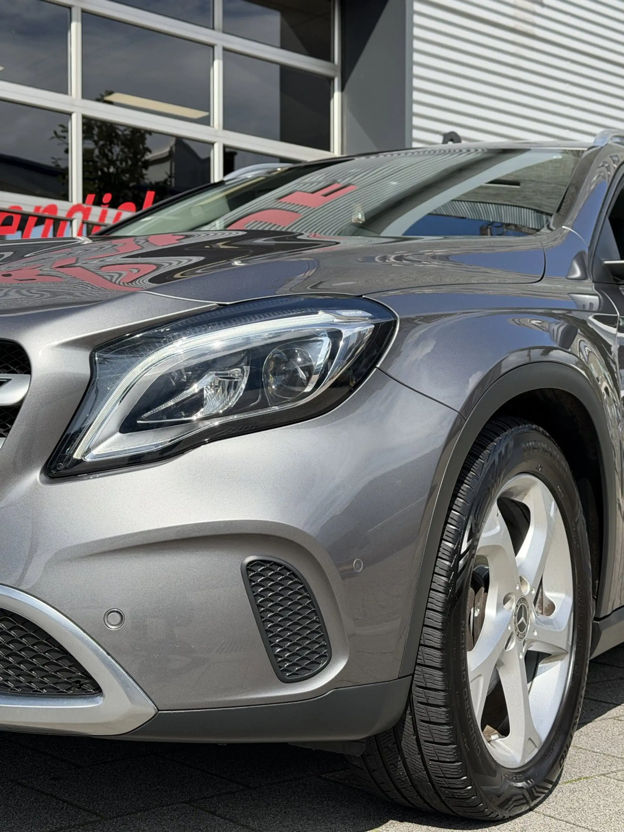 Mercedes-Benz GLA 180 Urban Sport - Navigatie I Airco I 1/2 Leder Sport — photo 12