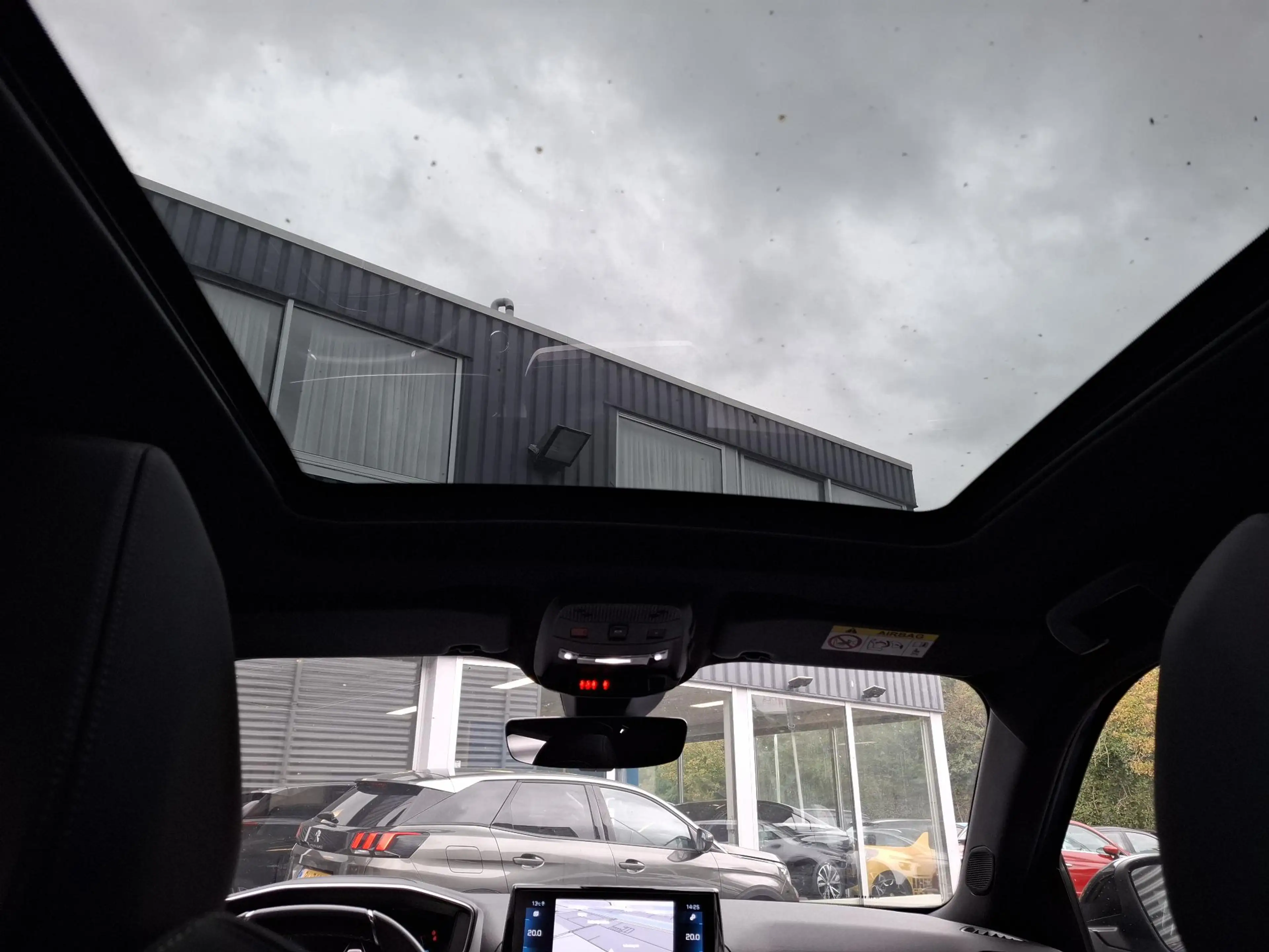 Peugeot 2008 SUV 130 GT-Line Schuif-/Kanteldak/Cam/Trekhaak — photo 9