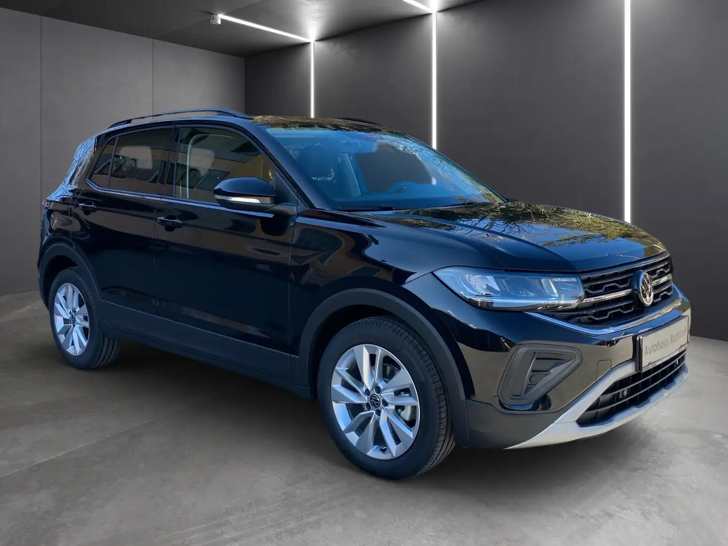 Volkswagen T-Cross 1.0 TSI 70 kW Life Schwarz - 2
