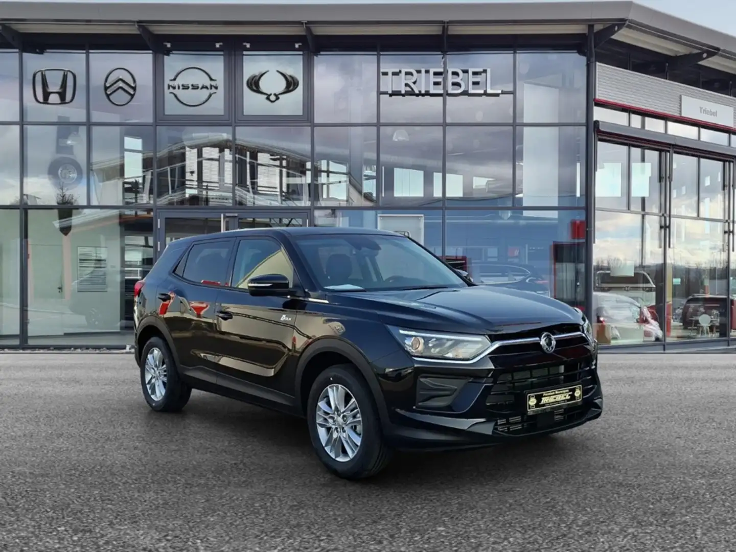 KGM Korando NOMAD 1.5 MT Navi°RFK°DAB°SHZ°LenkradHZG° Noir - 2