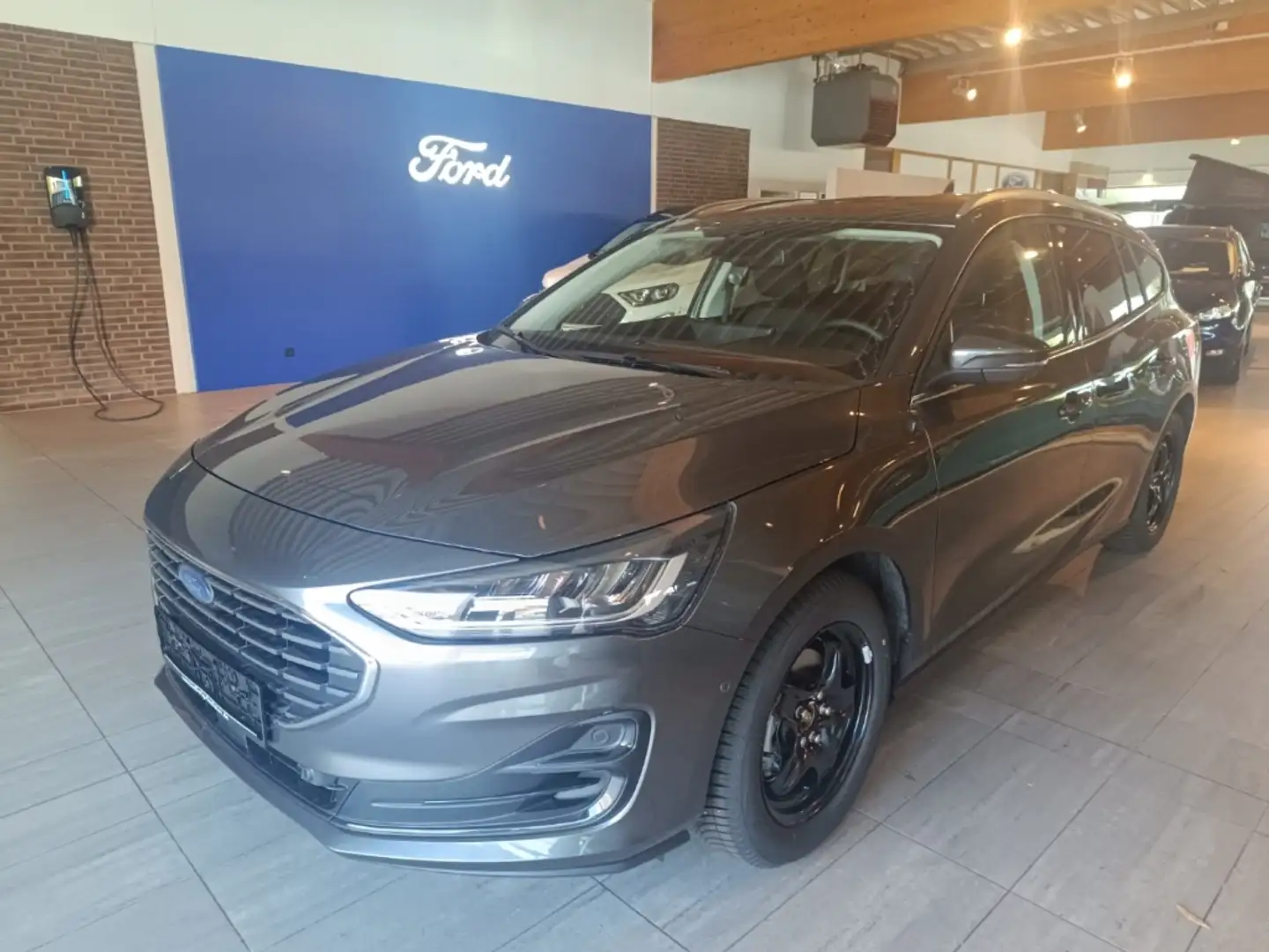 Ford Focus TITANIUM EDITION NAVI / AHK / GJR / PDC / W-PAKET Gris - 2