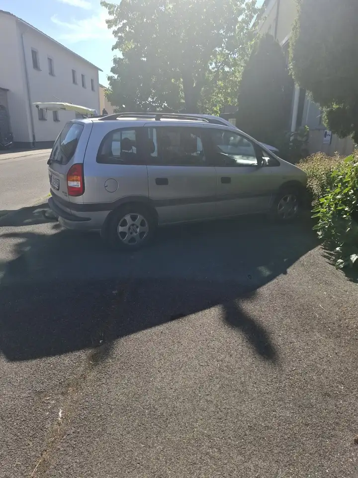 Opel Zafira 1.8 16V Elegance VB, foto 10