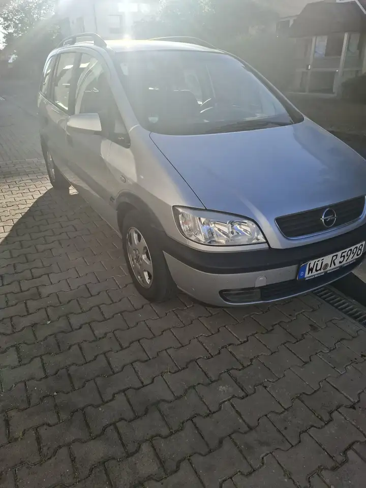 Opel Zafira 1.8 16V Elegance VB, foto 2