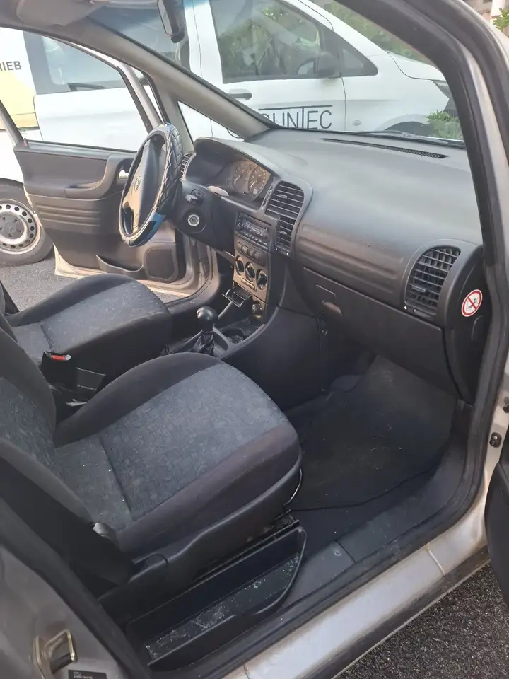 Opel Zafira 1.8 16V Elegance VB, foto 5