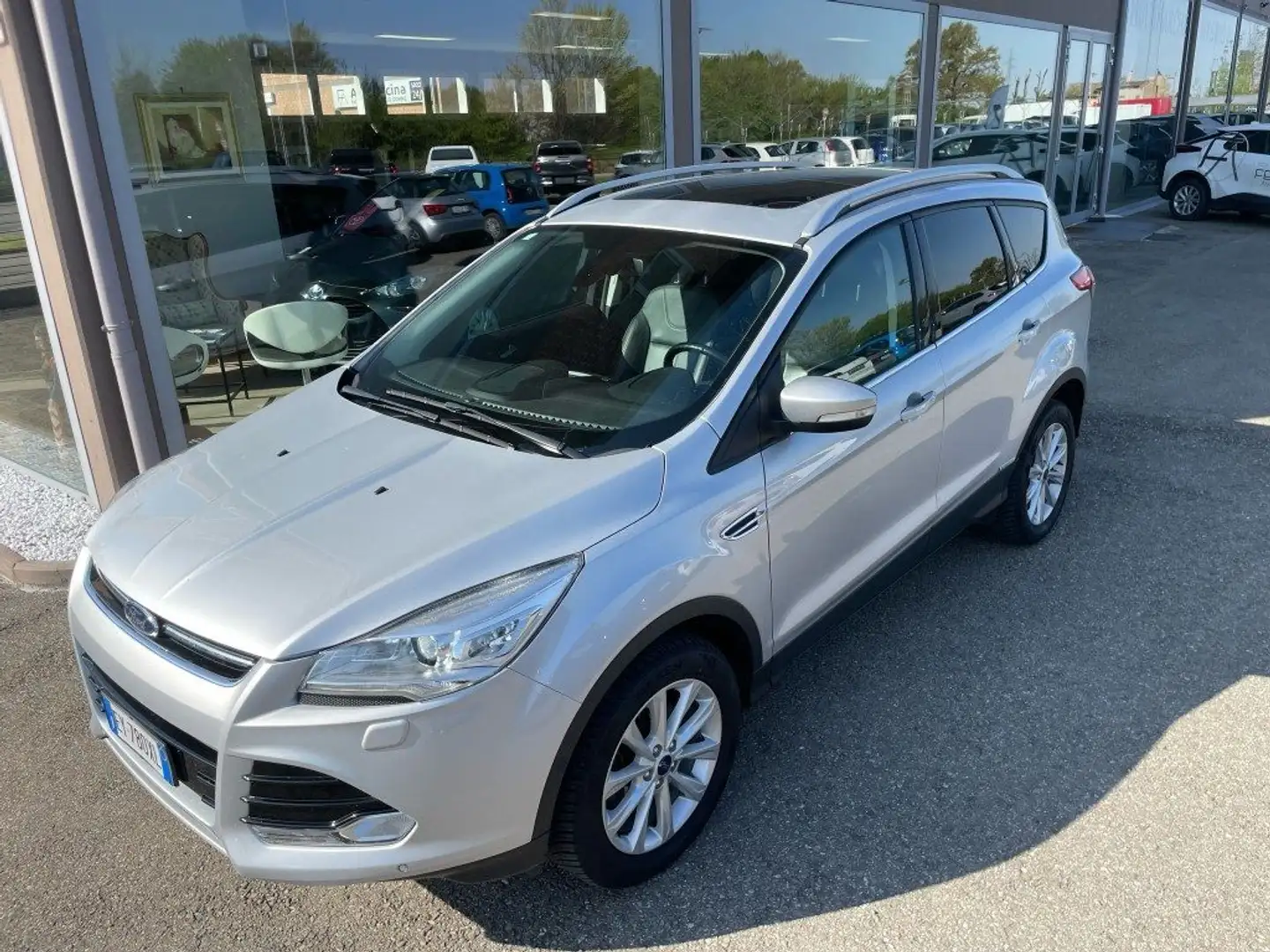 Ford Kuga 1.5 EcoBoost 150 CV S&S 2WD Titanium Plateado - 2