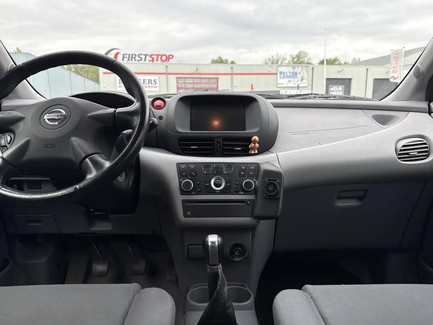 Nissan Almera Tino 1.8 Tekna, climatronic, navi, trekhaak, achteruitr Schwarz - 2