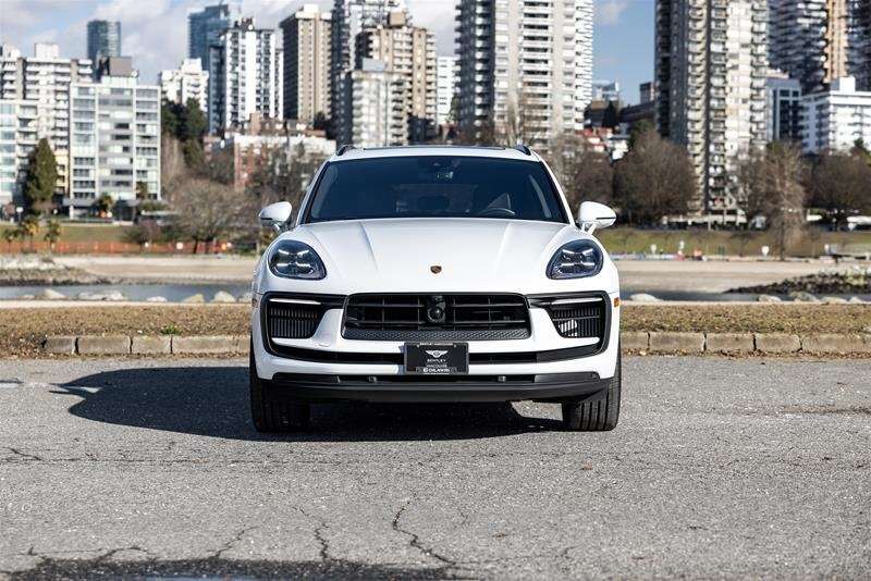 2024 Porsche Macan S AWD alt 2