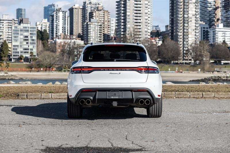 2024 Porsche Macan S AWD alt 4