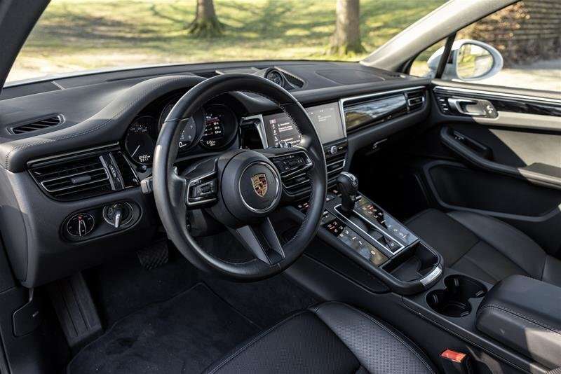 2024 Porsche Macan S AWD thumb 12