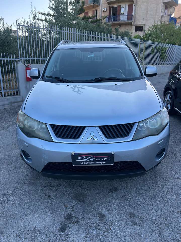 Mitsubishi Outlander Outlander 2.0 di-d Intense dpf