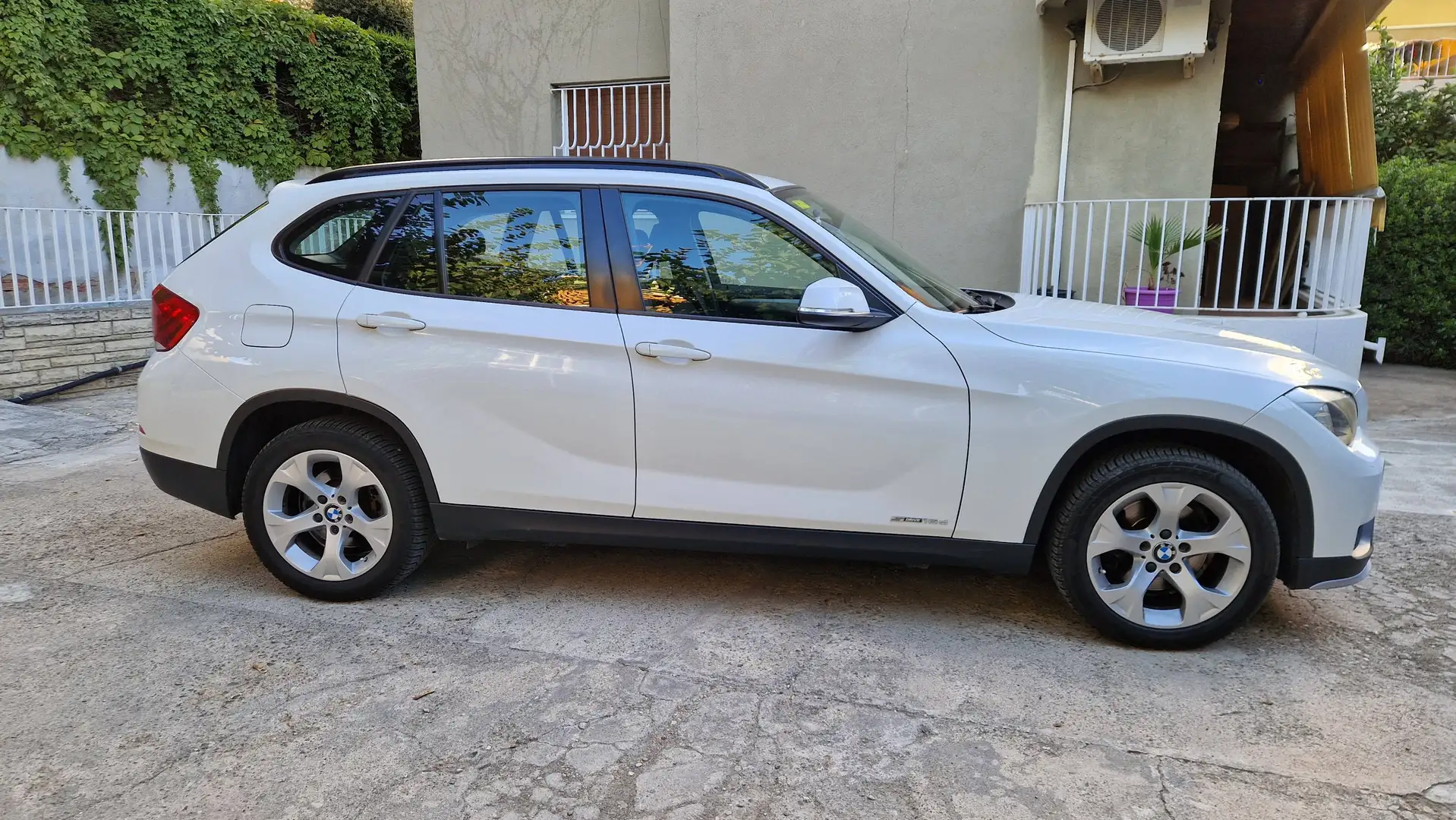 BMW X1 X1 sDrive 16d Essential Edition Essential Edition Blanco - 2