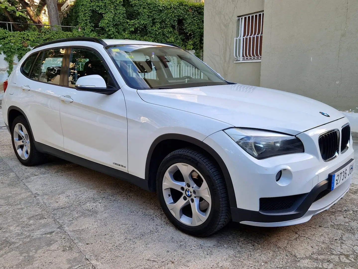 BMW X1 X1 sDrive 16d Essential Edition Essential Edition Blanco - 1